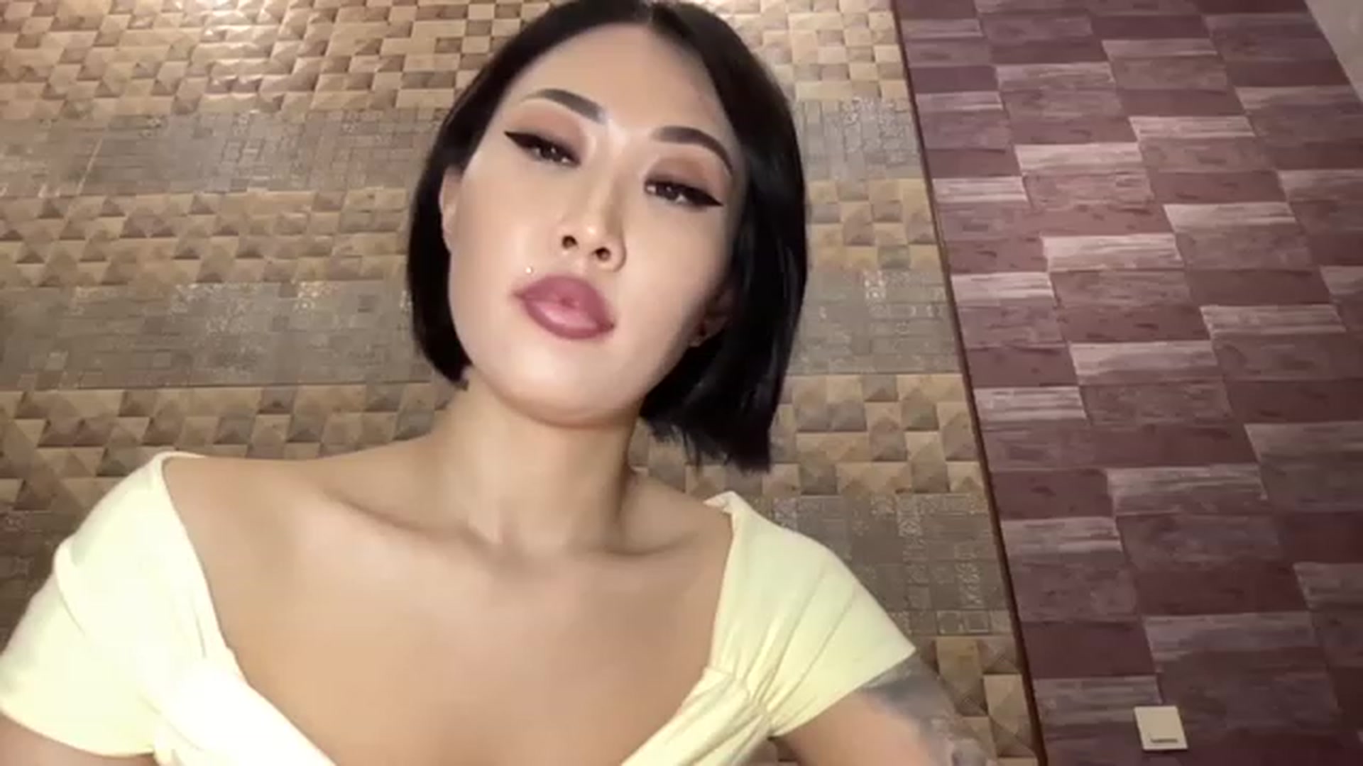 Gallery image thumbnail from Japanese_Doll's myfreecams stream on, 11/15/2022, 24:45 image 5 of 20
