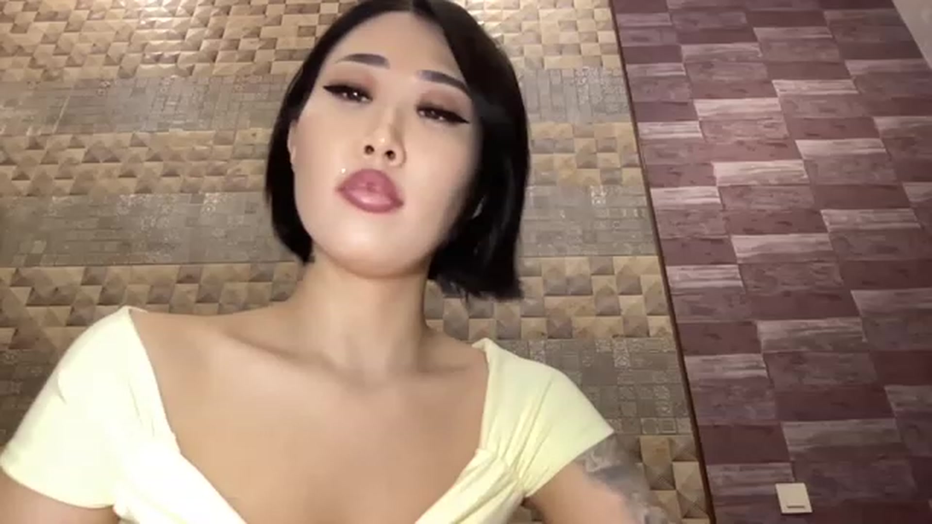 Gallery image thumbnail from Japanese_Doll's myfreecams stream on, 11/15/2022, 24:45 image 7 of 20