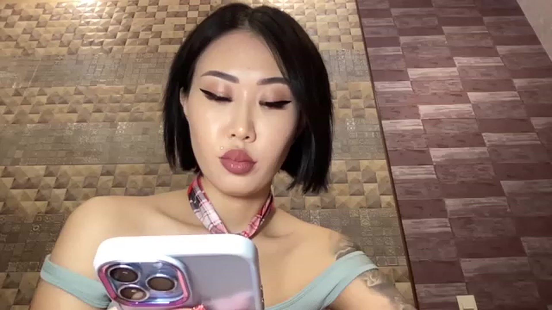 Gallery image thumbnail from Japanese_Doll's myfreecams stream on, 11/16/2022, 20:49 image 20 of 20