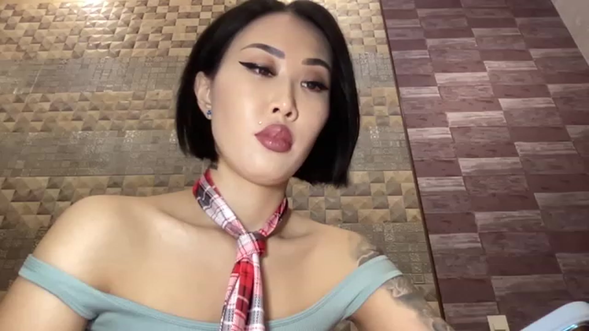 Gallery image thumbnail from Japanese_Doll's myfreecams stream on, 11/16/2022, 20:49 image 19 of 20