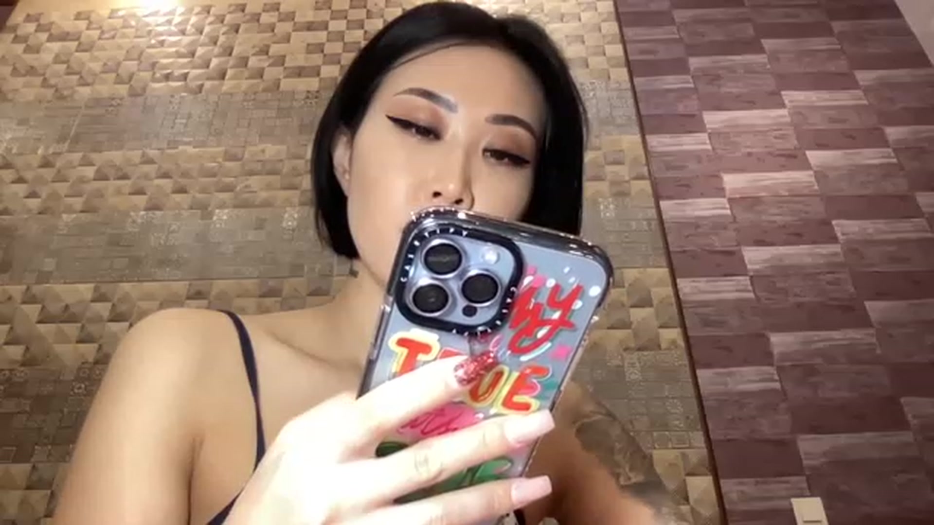 Gallery image thumbnail from Japanese_Doll's myfreecams stream on, 11/19/2022, 19:45 image 2 of 20
