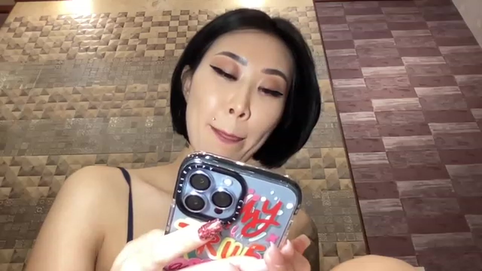 Gallery image thumbnail from Japanese_Doll's myfreecams stream on, 11/19/2022, 19:45 image 13 of 20