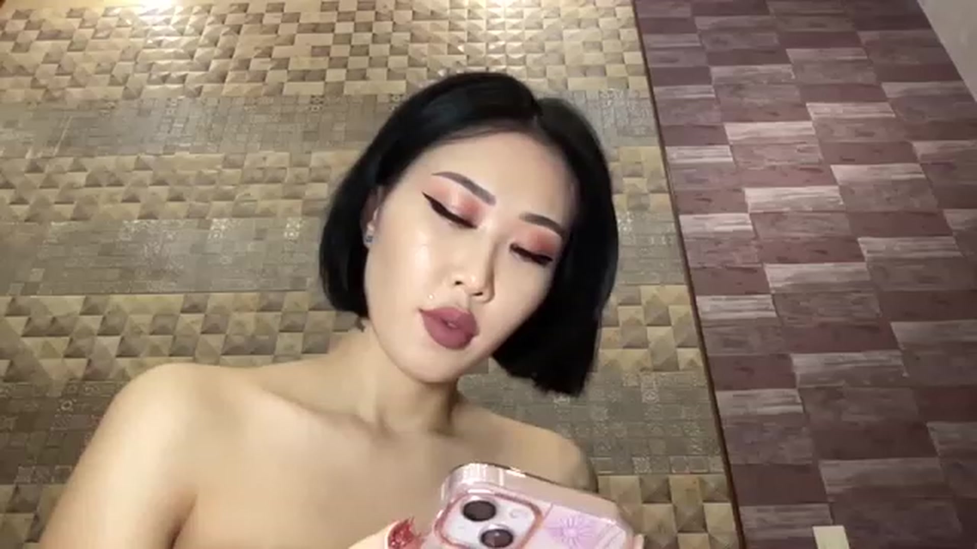Gallery image thumbnail from Japanese_Doll's myfreecams stream on, 11/24/2022, 14:01 image 1 of 20