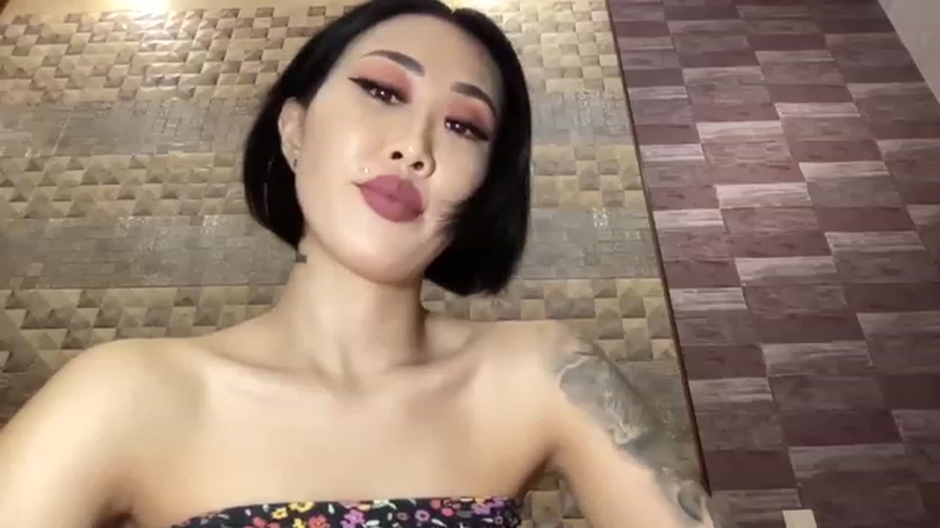 Gallery image thumbnail from Japanese_Doll's myfreecams stream on, 11/24/2022, 14:01 image 12 of 20