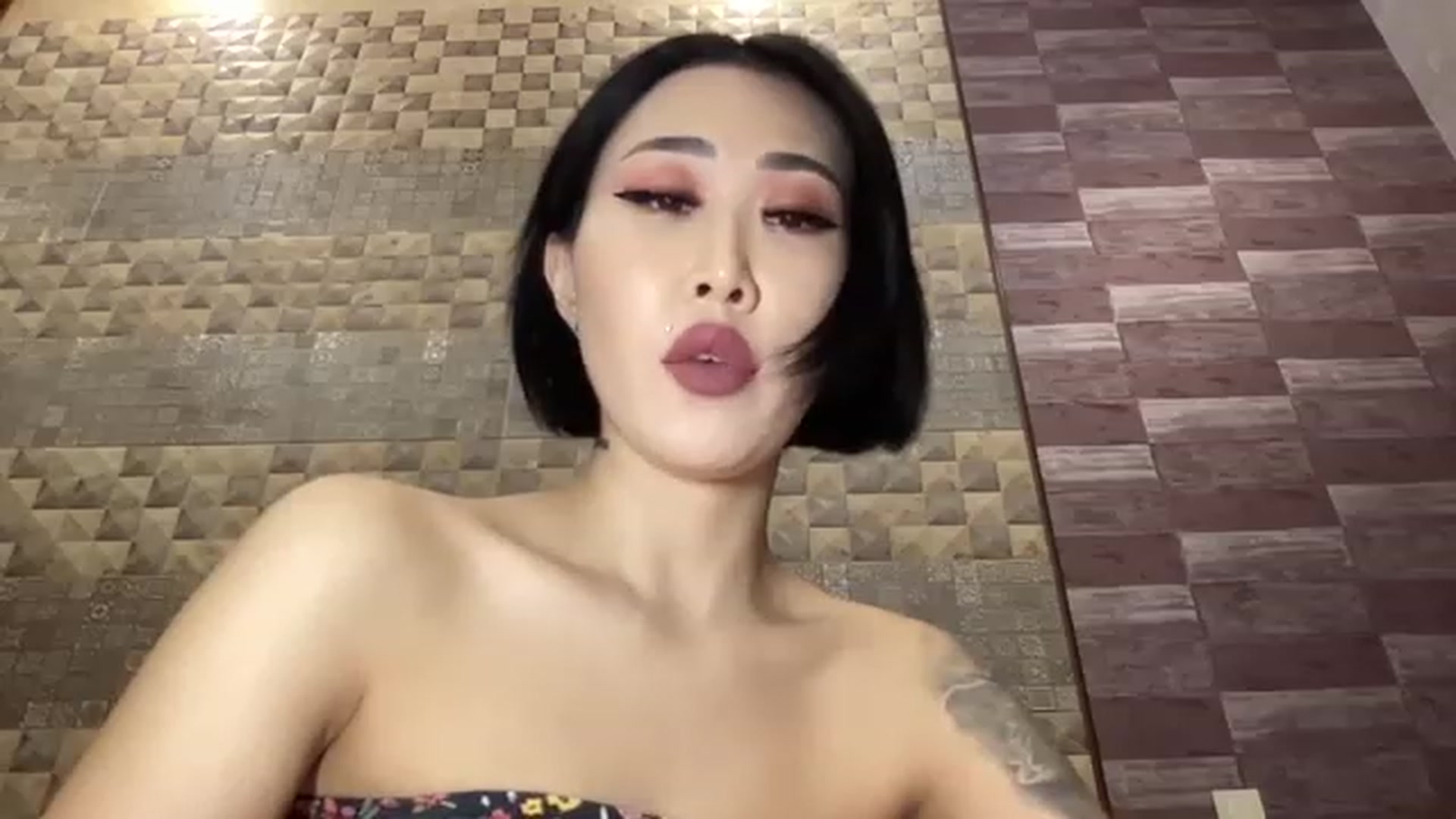 Gallery image thumbnail from Japanese_Doll's myfreecams stream on, 11/24/2022, 14:01 image 9 of 20