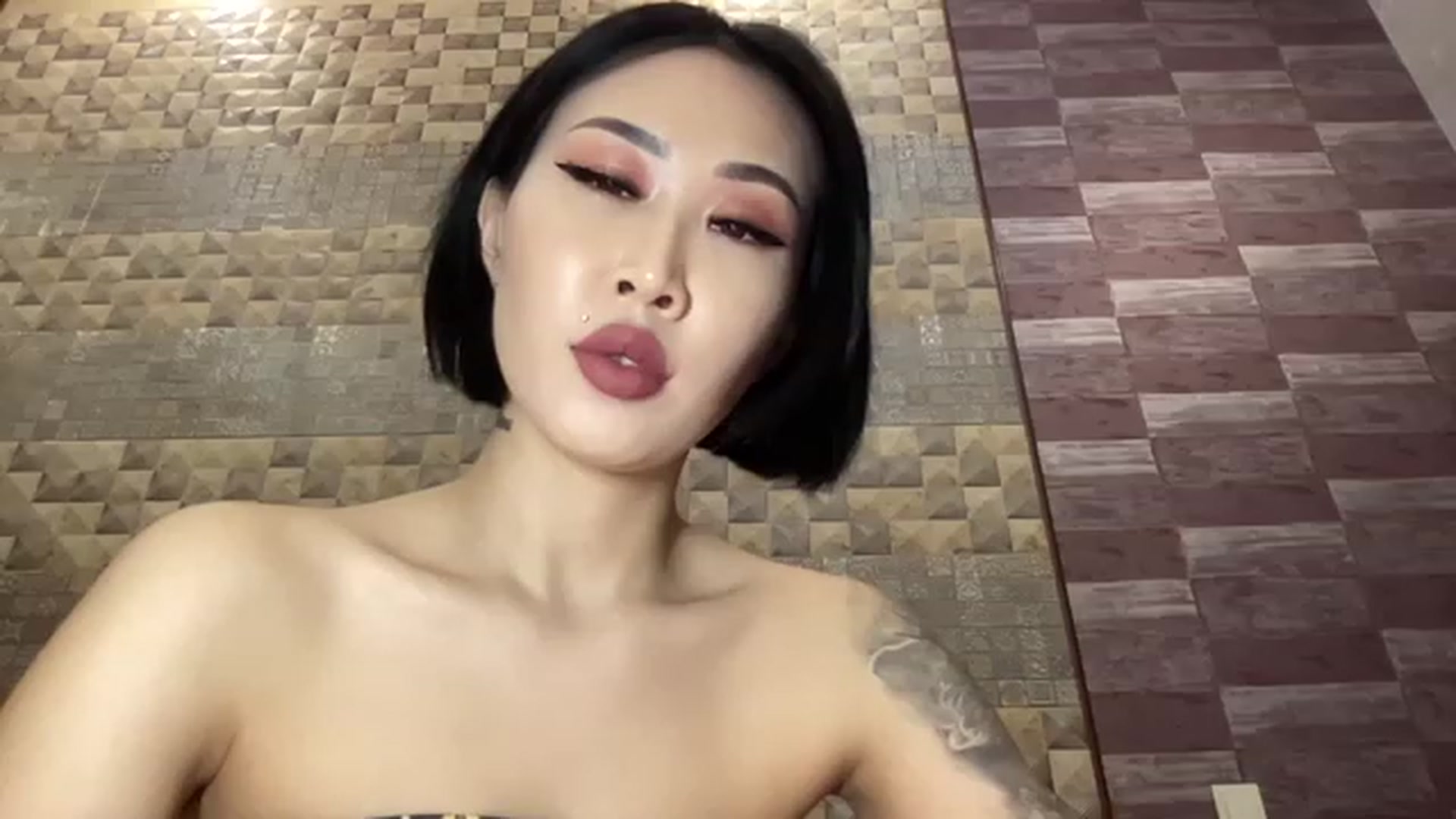 Gallery image thumbnail from Japanese_Doll's myfreecams stream on, 11/24/2022, 14:01 image 2 of 20