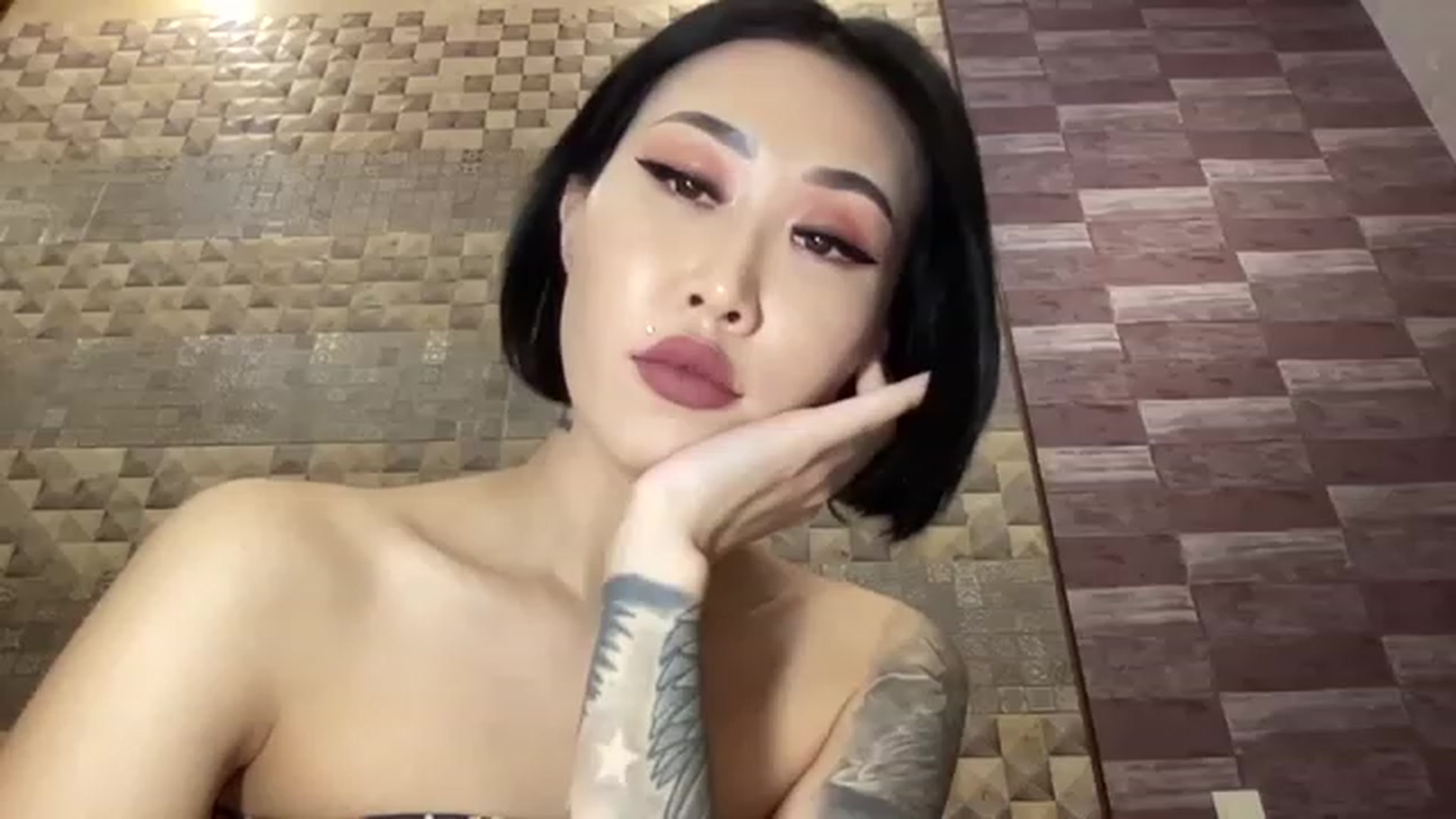 Gallery image thumbnail from Japanese_Doll's myfreecams stream on, 11/24/2022, 14:01 image 16 of 20