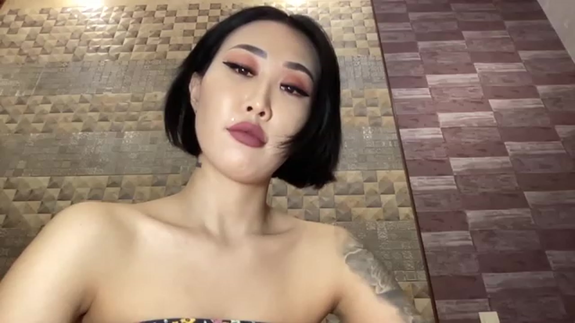 Gallery image thumbnail from Japanese_Doll's myfreecams stream on, 11/24/2022, 14:01 image 15 of 20