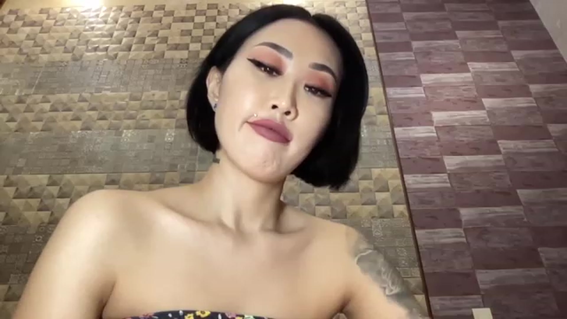 Gallery image thumbnail from Japanese_Doll's myfreecams stream on, 11/24/2022, 14:01 image 10 of 20