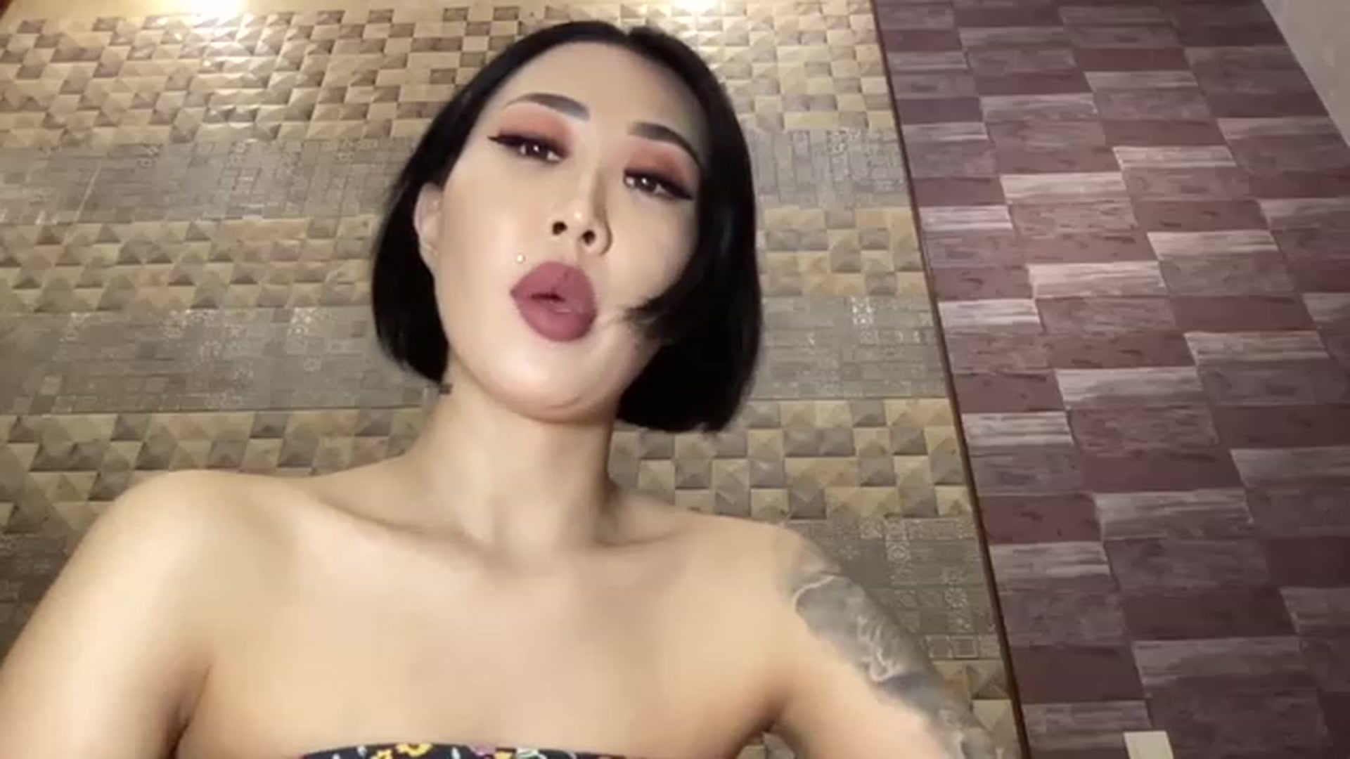 Gallery image thumbnail from Japanese_Doll's myfreecams stream on, 11/24/2022, 14:01 image 8 of 20