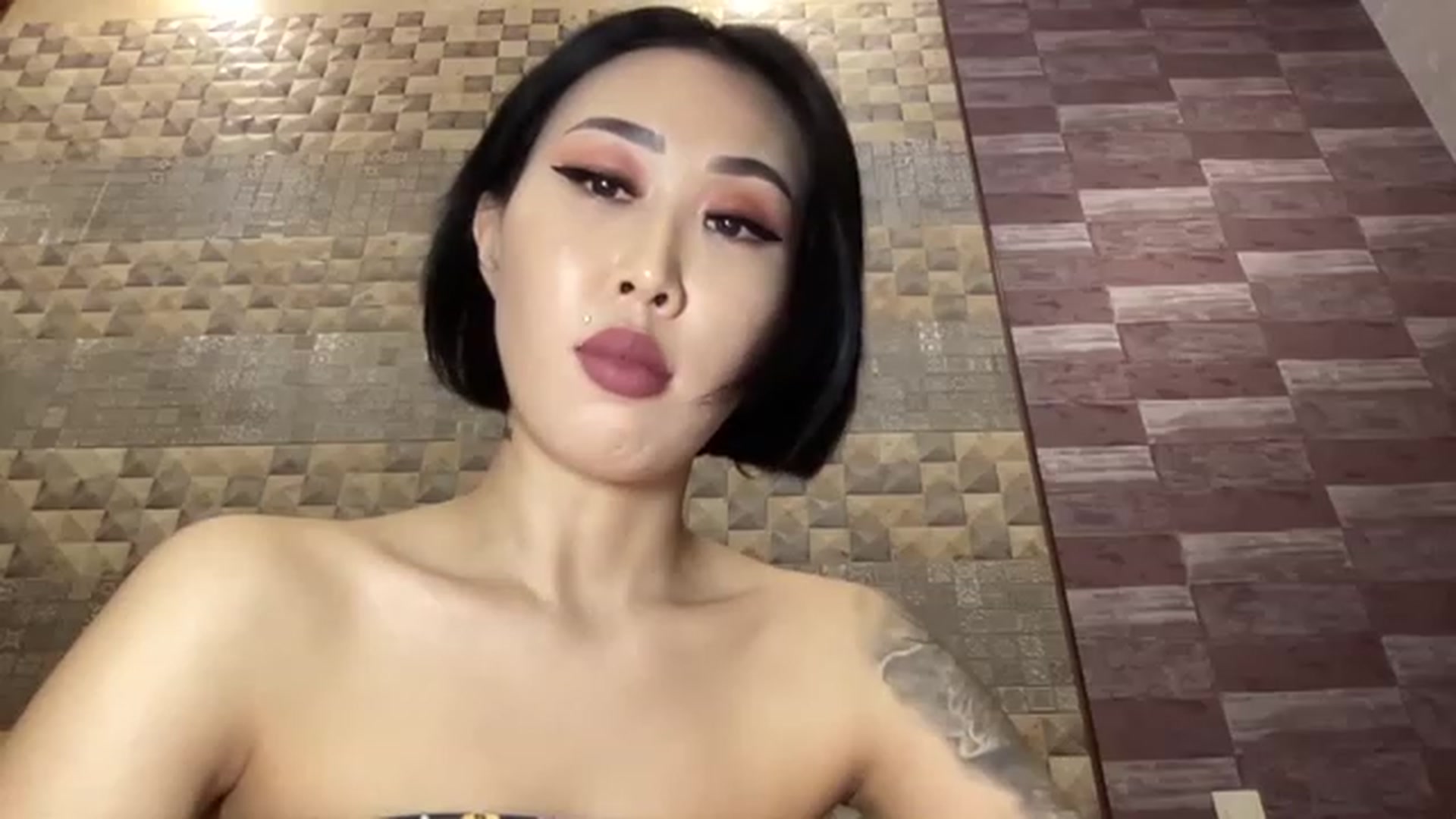 Gallery image thumbnail from Japanese_Doll's myfreecams stream on, 11/24/2022, 14:01 image 17 of 20
