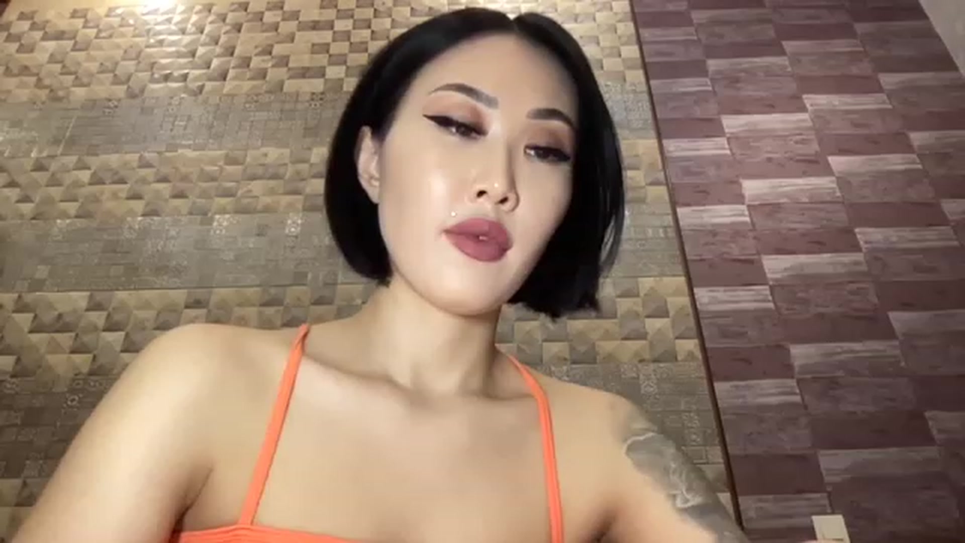 Gallery image thumbnail from Japanese_Doll's myfreecams stream on, 11/28/2022, 18:46 image 13 of 20