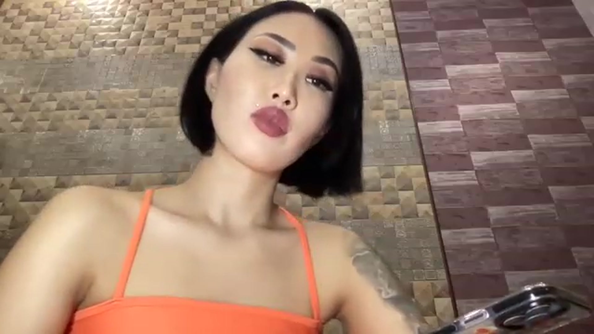 Gallery image thumbnail from Japanese_Doll's myfreecams stream on, 11/28/2022, 18:46 image 16 of 20