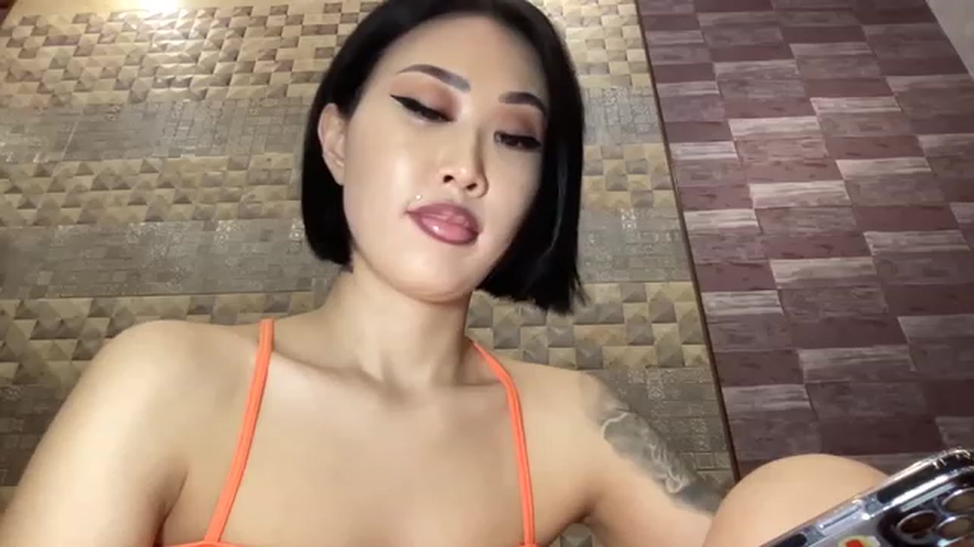 Gallery image thumbnail from Japanese_Doll's myfreecams stream on, 11/28/2022, 21:51 image 12 of 20