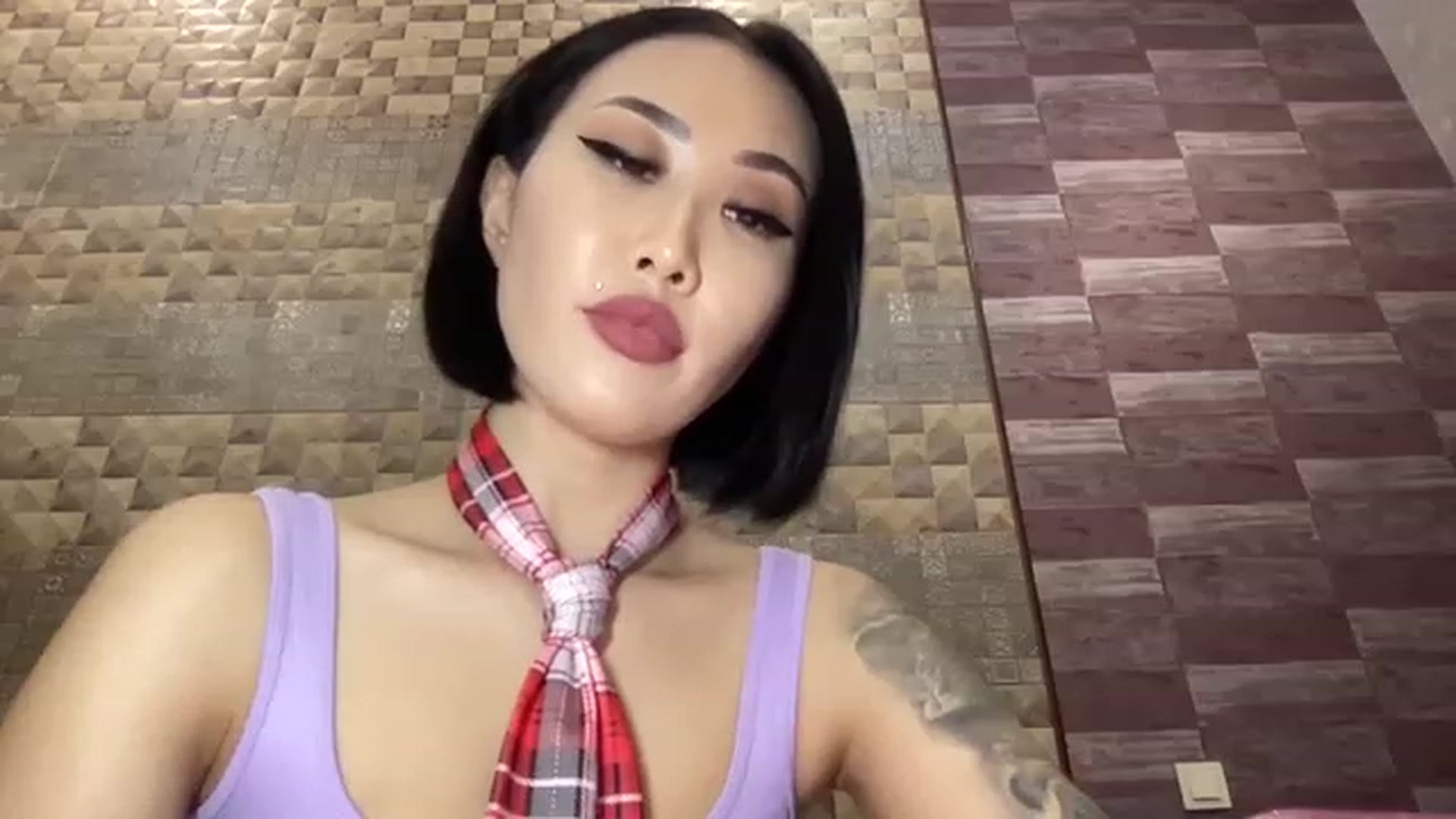 Gallery image thumbnail from Japanese_Doll's myfreecams stream on, 12/24/2022, 18:49 image 12 of 20