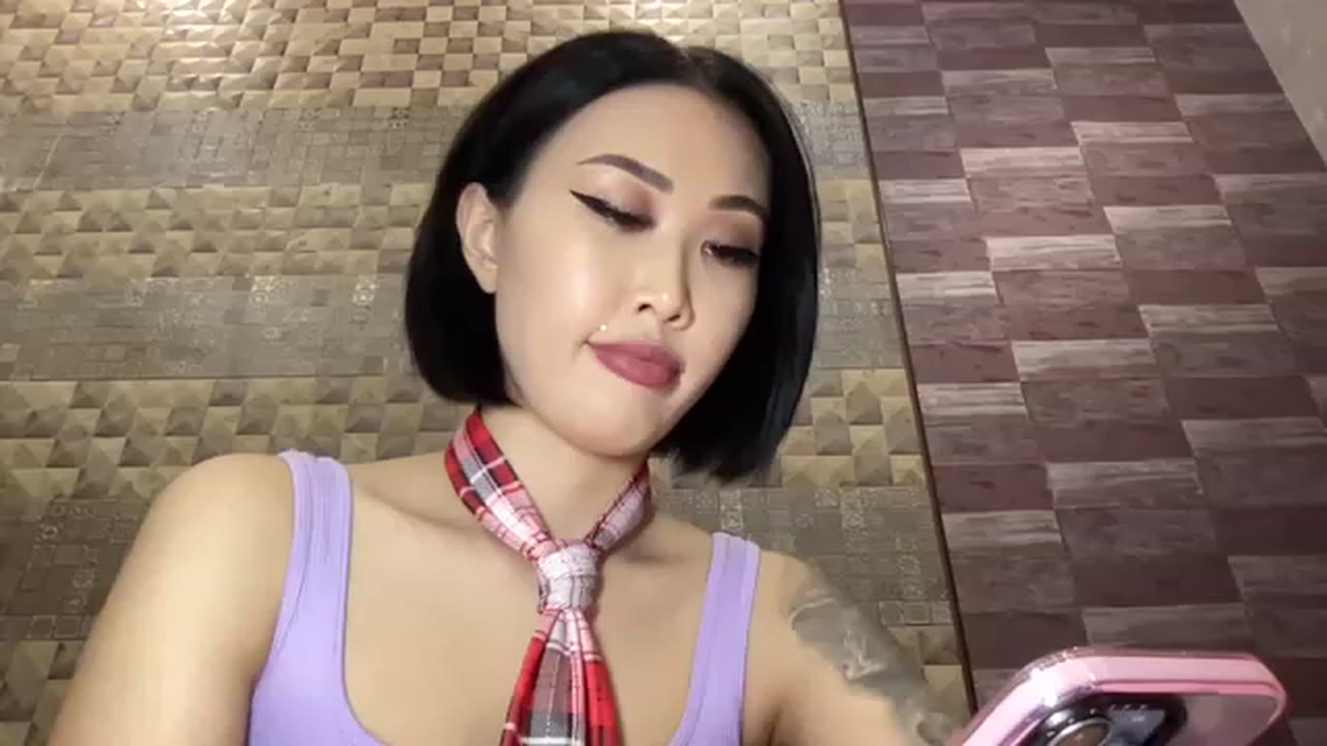 Gallery image thumbnail from Japanese_Doll's myfreecams stream on, 12/24/2022, 18:49 image 8 of 20