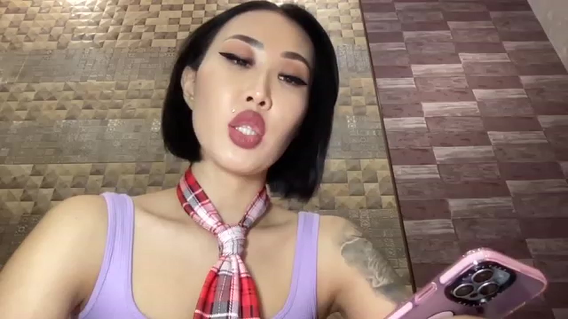 Gallery image thumbnail from Japanese_Doll's myfreecams stream on, 12/24/2022, 18:49 image 2 of 20
