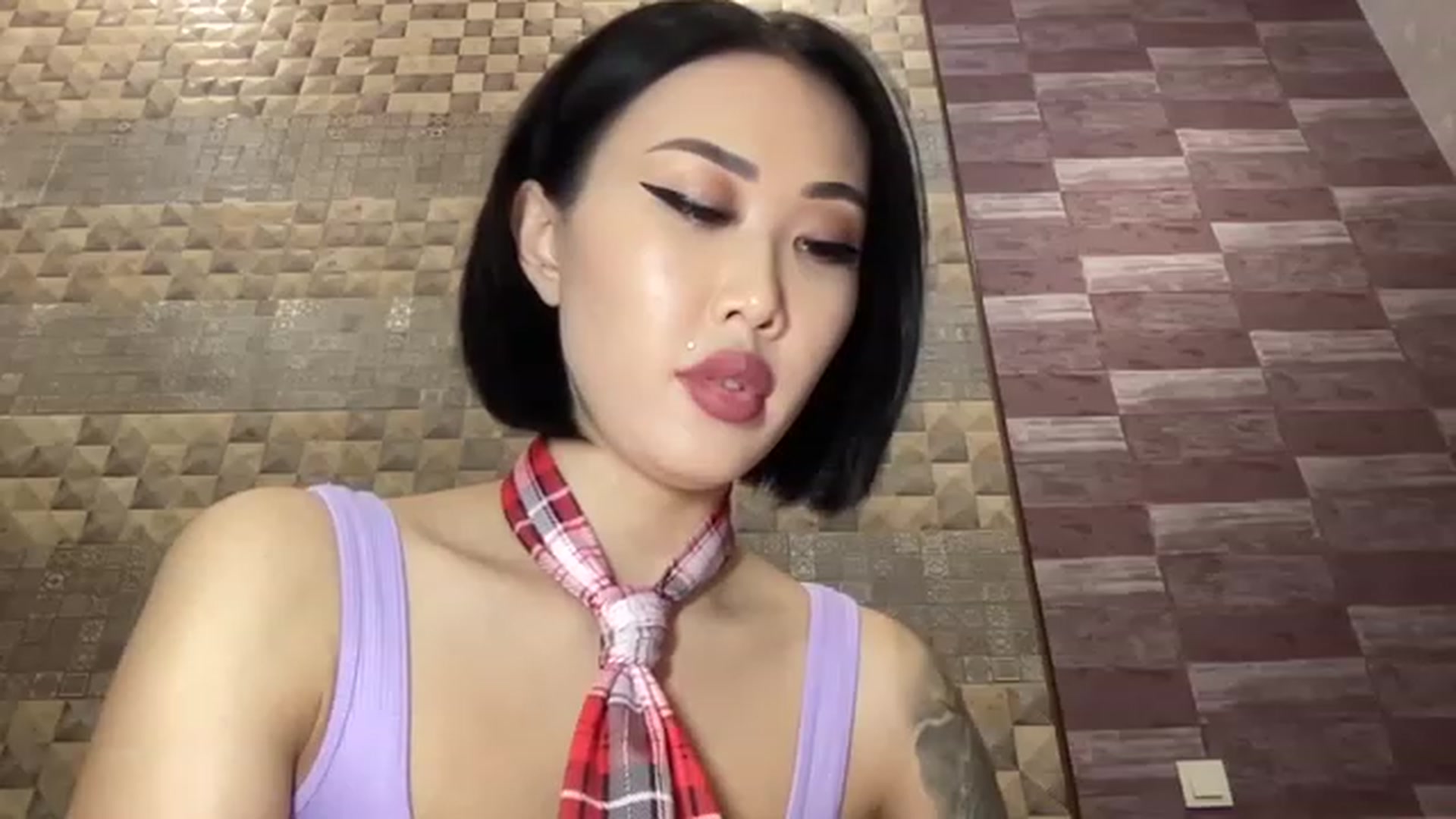 Gallery image thumbnail from Japanese_Doll's myfreecams stream on, 12/24/2022, 18:49 image 10 of 20