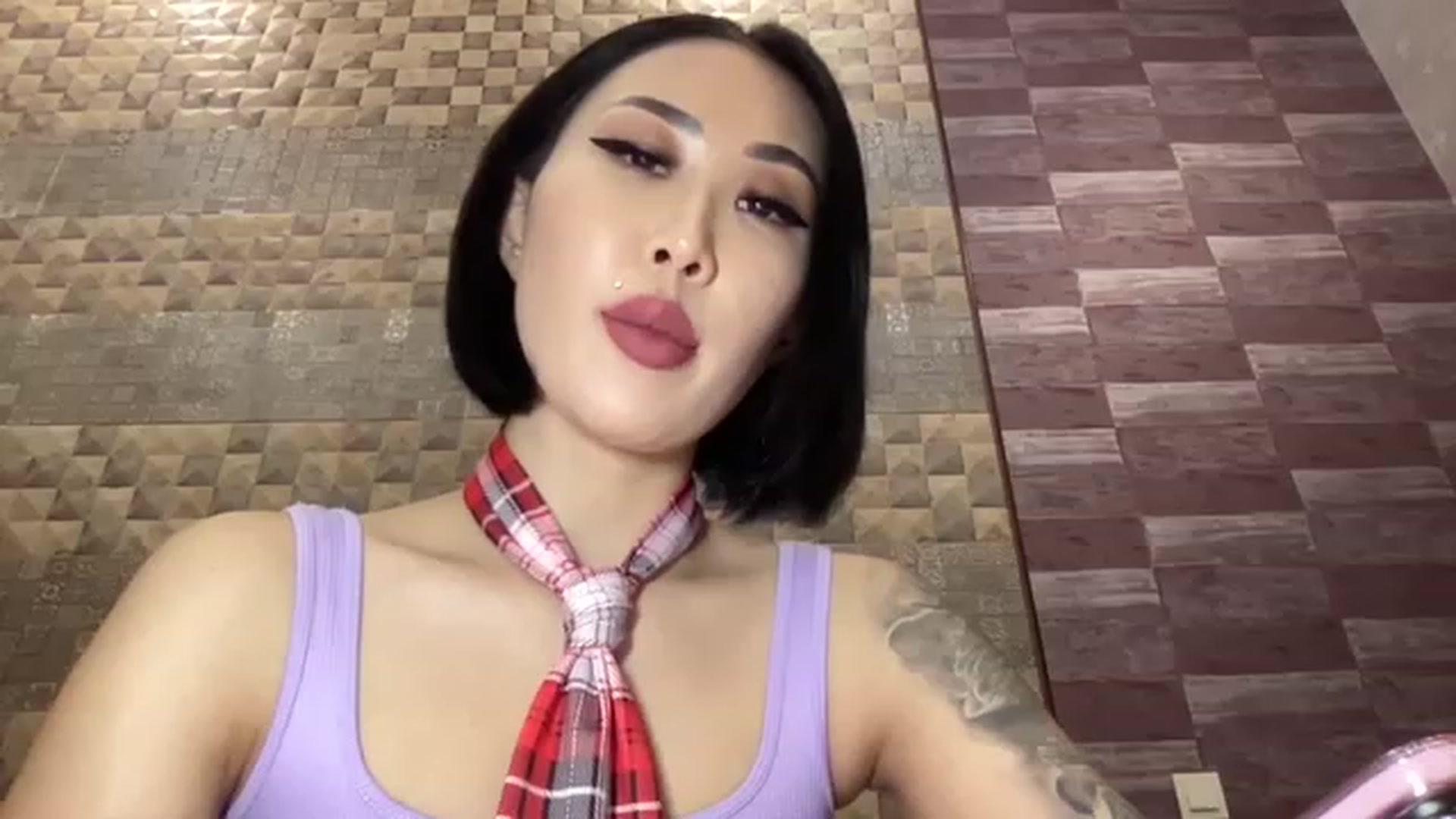 Gallery image thumbnail from Japanese_Doll's myfreecams stream on, 12/24/2022, 20:58 image 1 of 20
