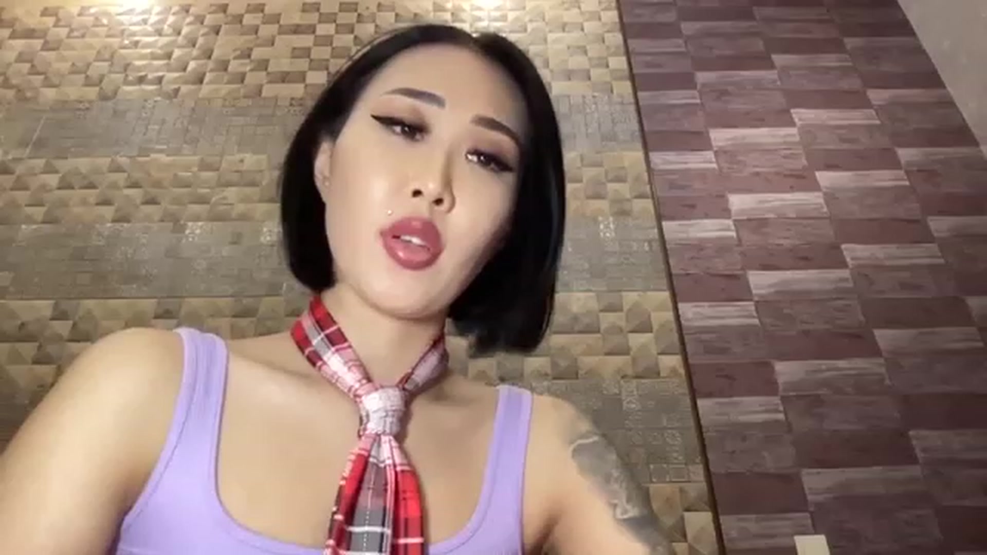 Gallery image thumbnail from Japanese_Doll's myfreecams stream on, 12/24/2022, 20:58 image 19 of 20