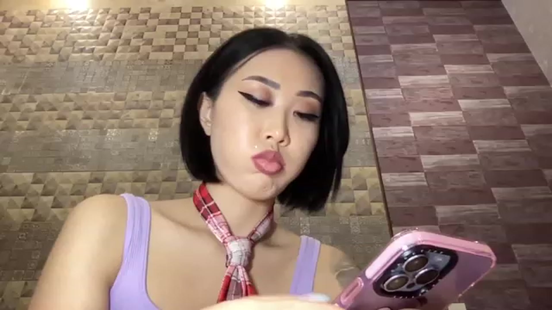 Gallery image thumbnail from Japanese_Doll's myfreecams stream on, 12/24/2022, 22:52 image 17 of 20