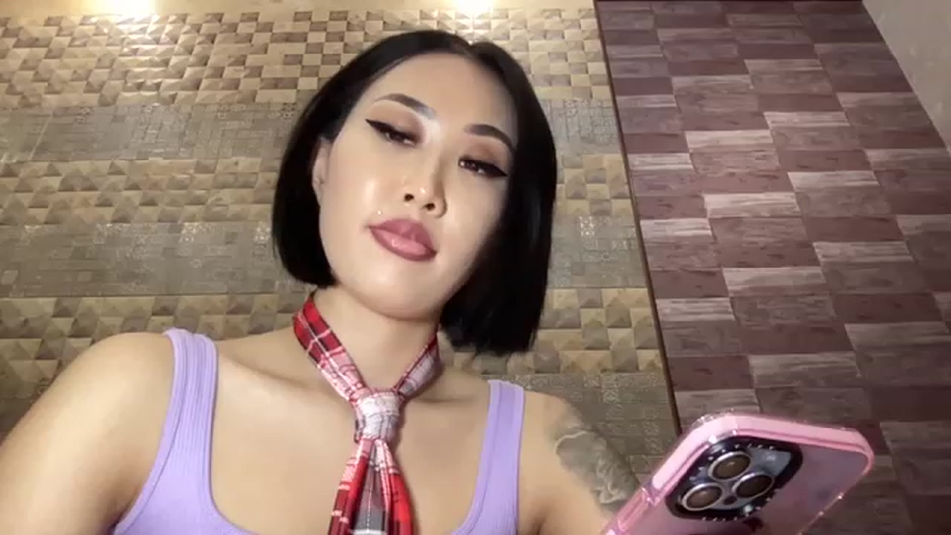Gallery image thumbnail from Japanese_Doll's myfreecams stream on, 12/24/2022, 22:52 image 15 of 20
