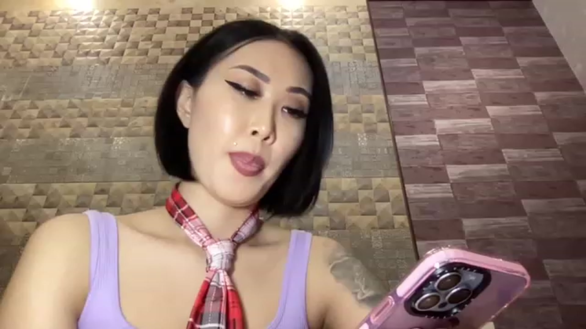 Gallery image thumbnail from Japanese_Doll's myfreecams stream on, 12/24/2022, 22:52 image 16 of 20