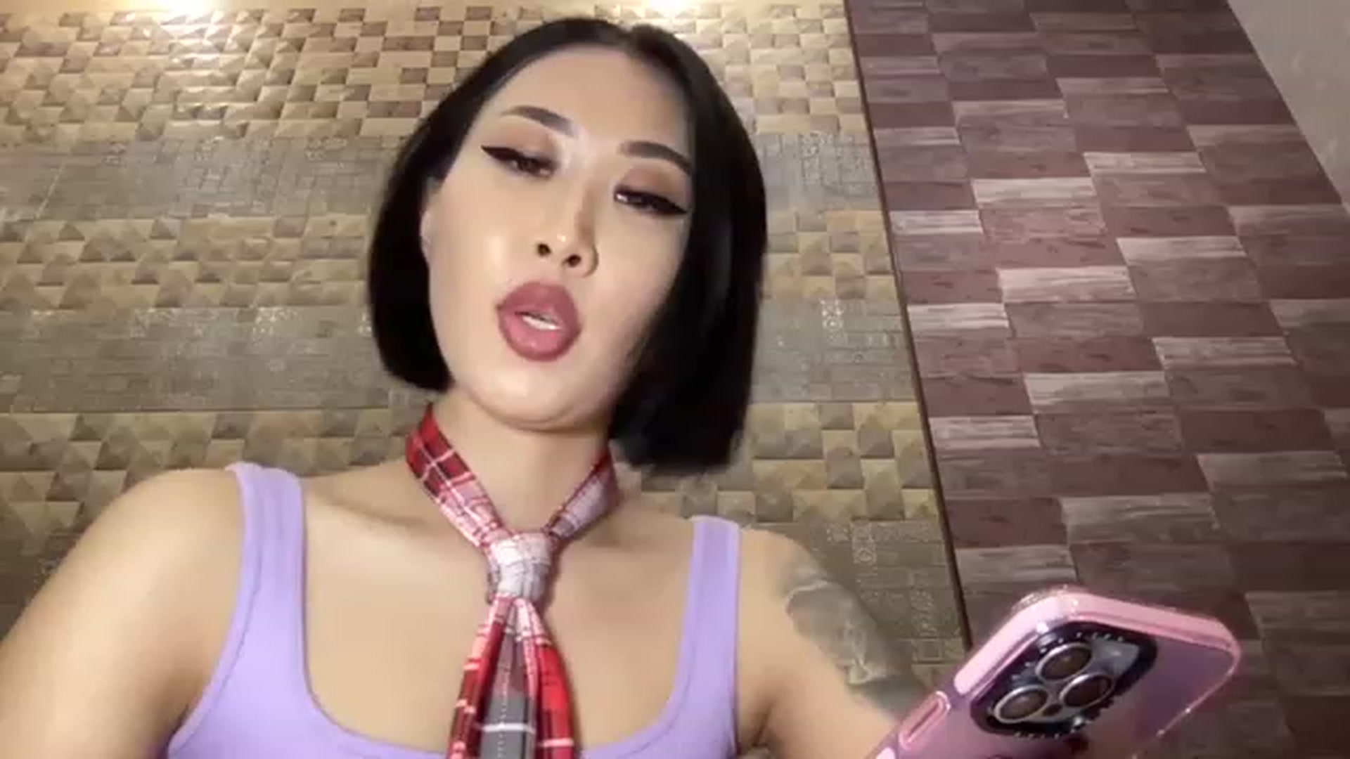 Gallery image thumbnail from Japanese_Doll's myfreecams stream on, 12/24/2022, 22:52 image 11 of 20