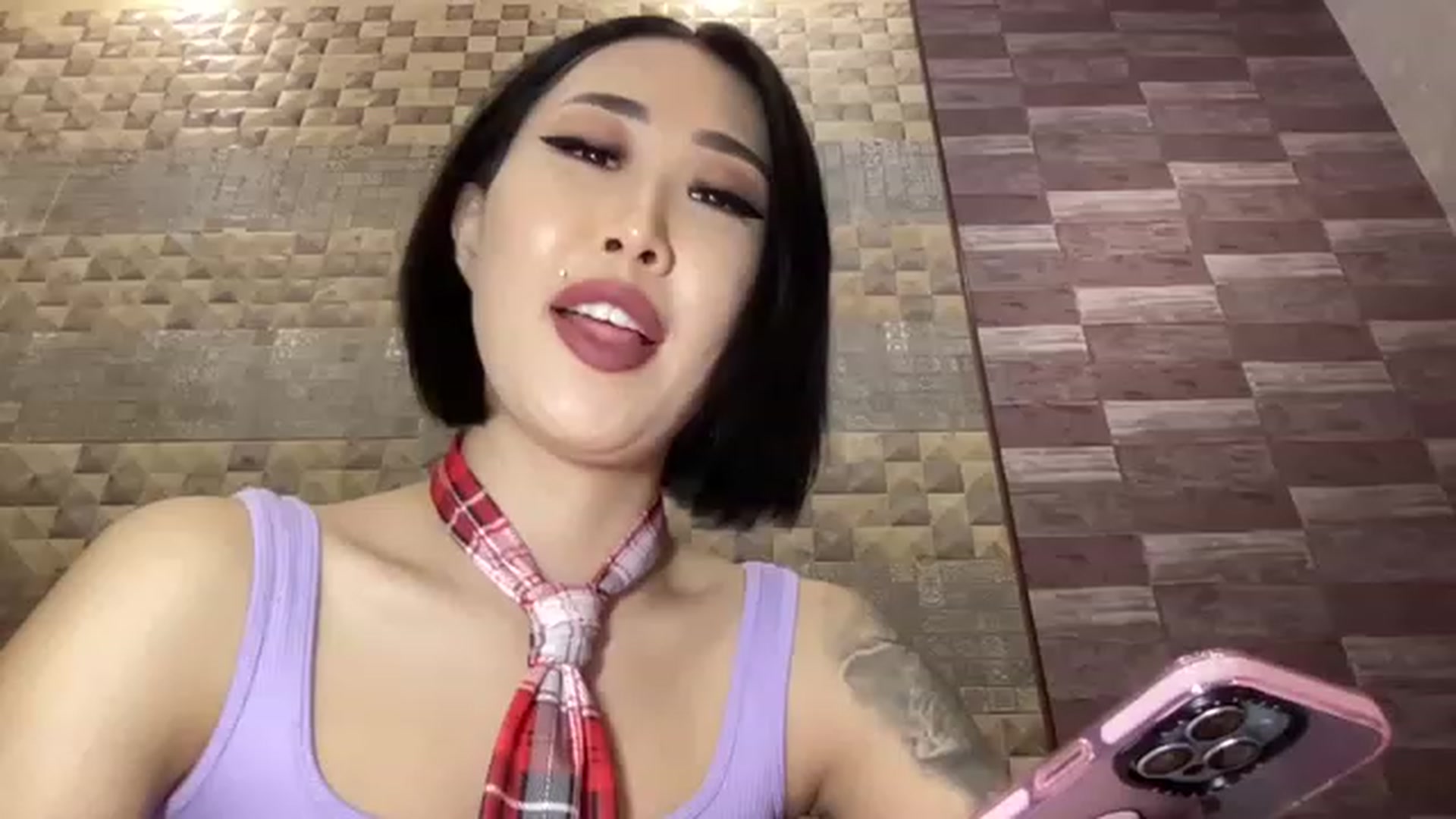 Gallery image thumbnail from Japanese_Doll's myfreecams stream on, 12/24/2022, 22:52 image 3 of 20