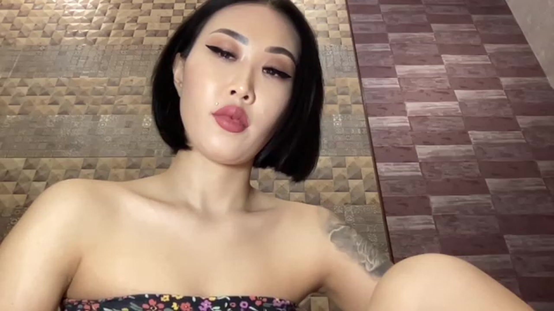 Gallery image thumbnail from Japanese_Doll's myfreecams stream on, 12/26/2022, 19:51 image 14 of 20