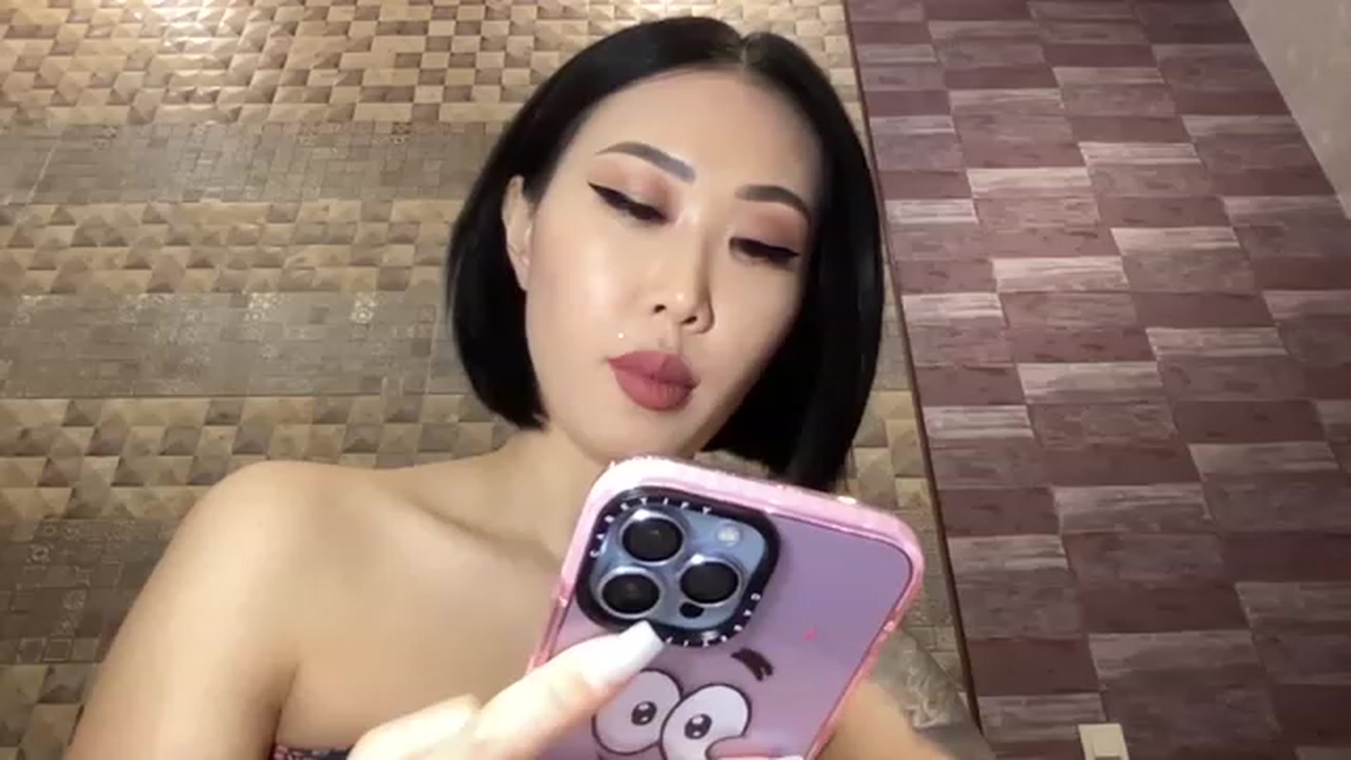 Gallery image thumbnail from Japanese_Doll's myfreecams stream on, 12/26/2022, 19:51 image 6 of 20