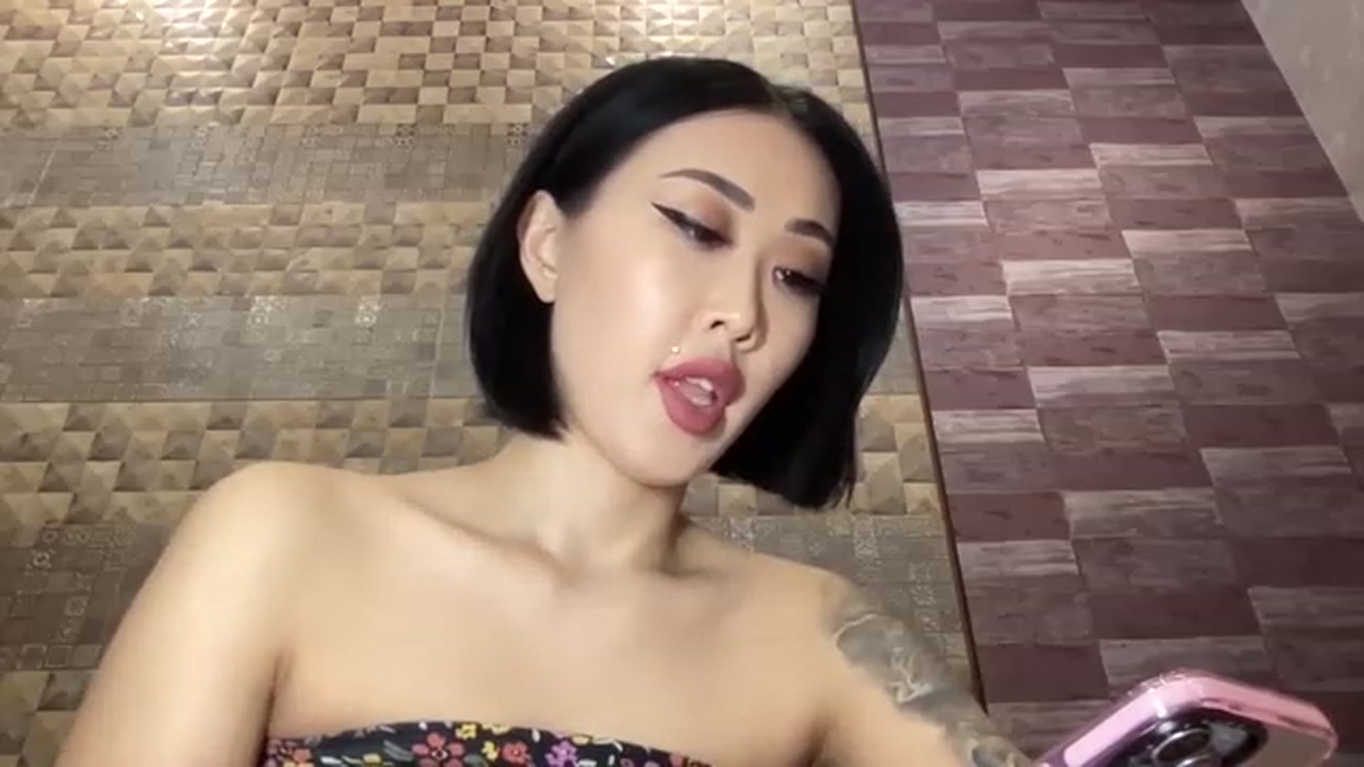 Gallery image thumbnail from Japanese_Doll's myfreecams stream on, 12/26/2022, 19:51 image 4 of 20