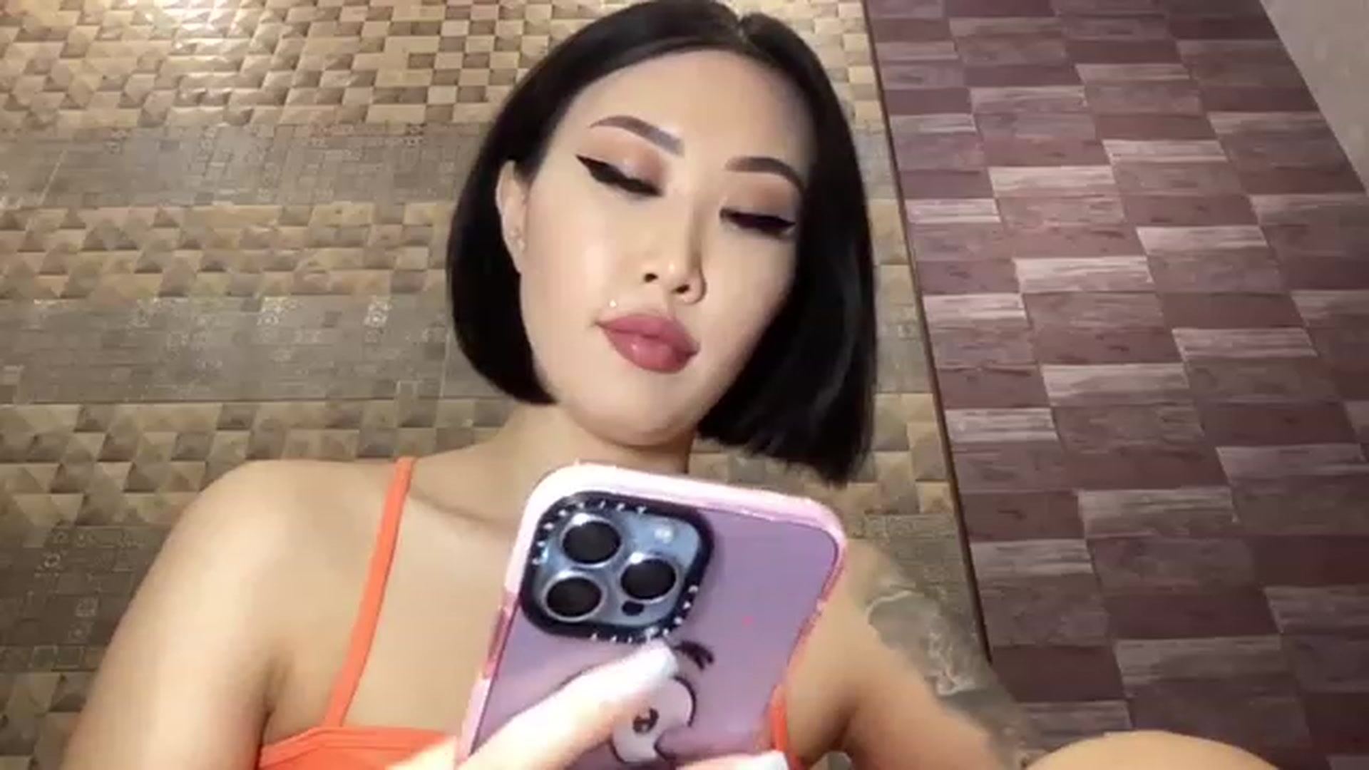 Gallery image thumbnail from Japanese_Doll's myfreecams stream on, 01/01/2023, 22:12 image 2 of 20