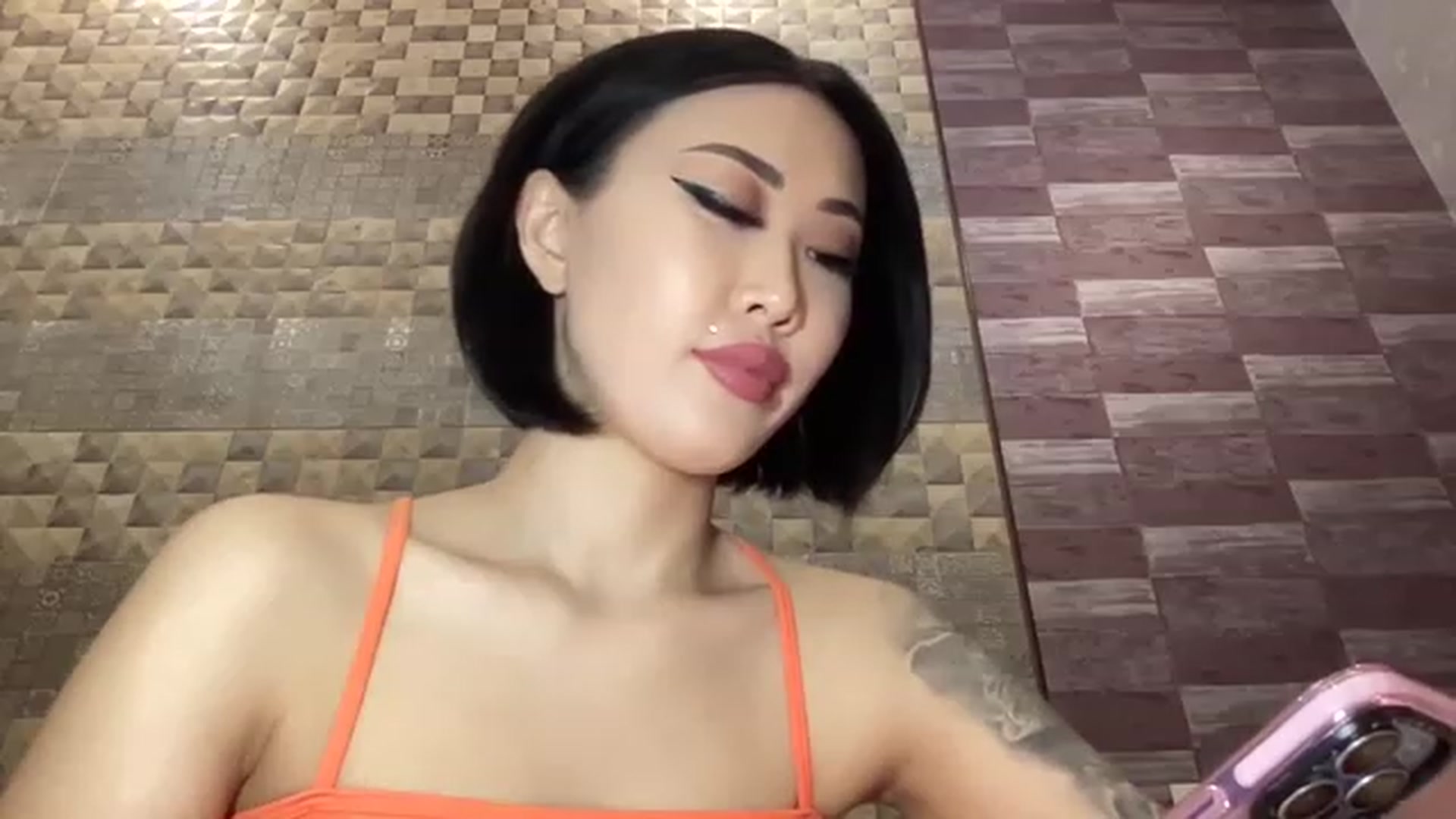 Gallery image thumbnail from Japanese_Doll's myfreecams stream on, 01/01/2023, 22:12 image 18 of 20