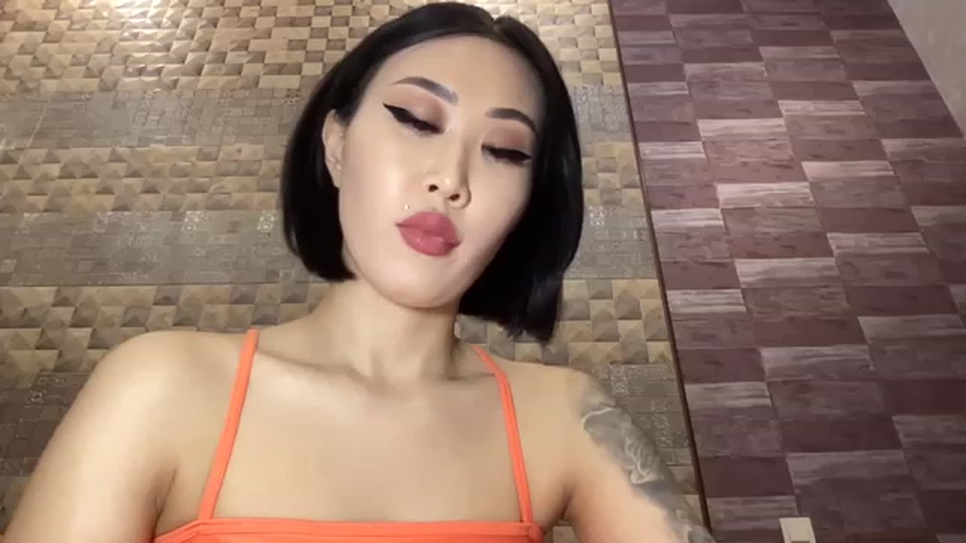 Gallery image thumbnail from Japanese_Doll's myfreecams stream on, 01/01/2023, 22:12 image 7 of 20