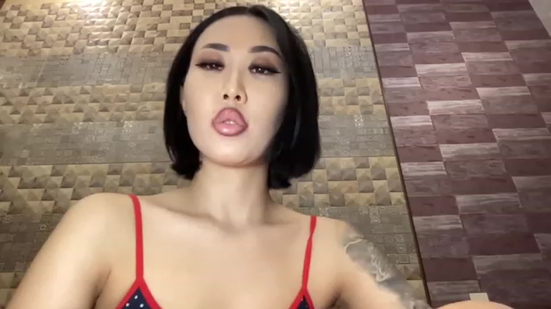 Gallery image thumbnail from Japanese_Doll's myfreecams stream on, 01/19/2023, 23:55 image 6 of 20