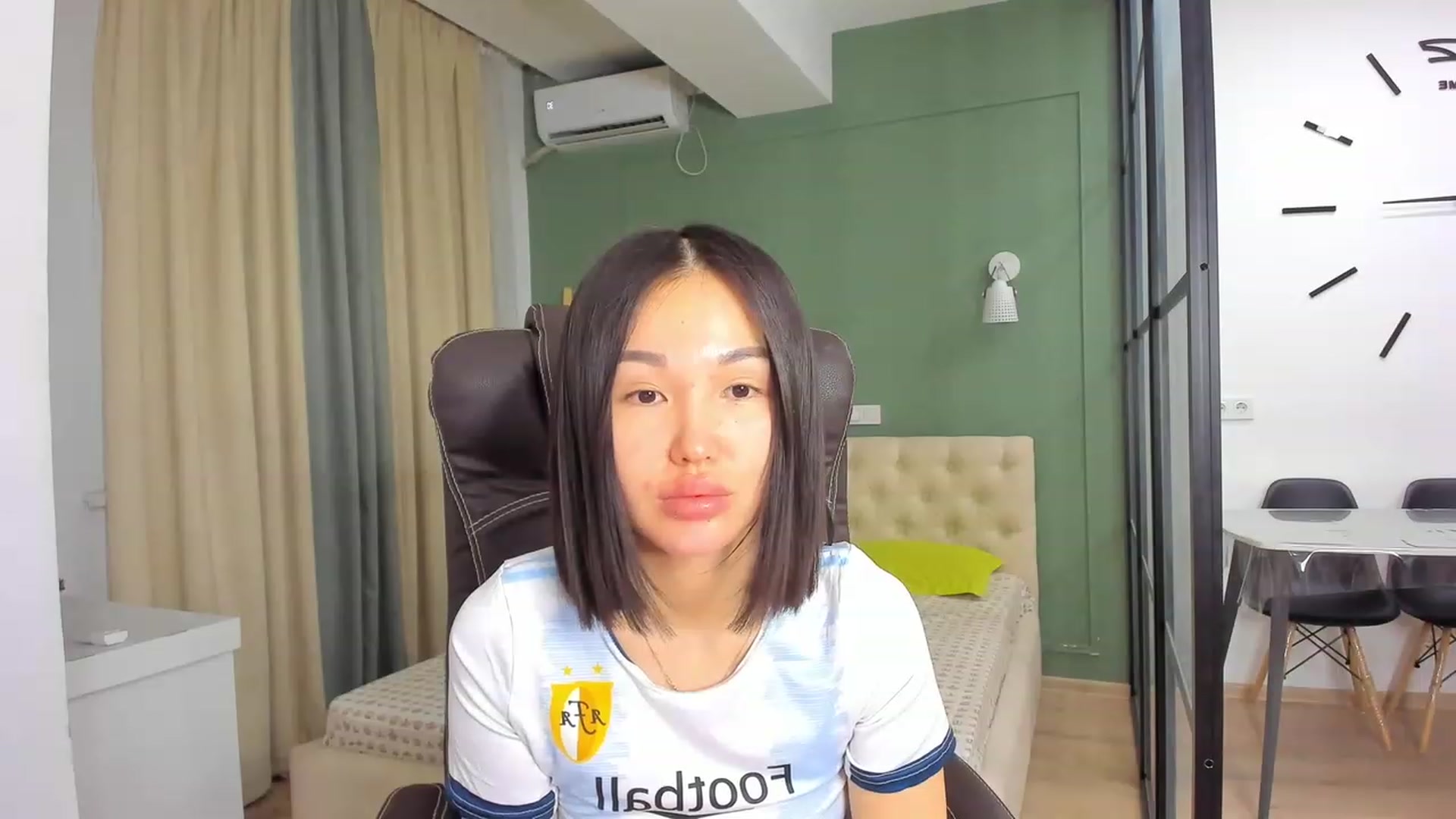 Gallery image thumbnail from Japanesedream's myfreecams stream on, 12/19/2022, 24:30 image 20 of 20