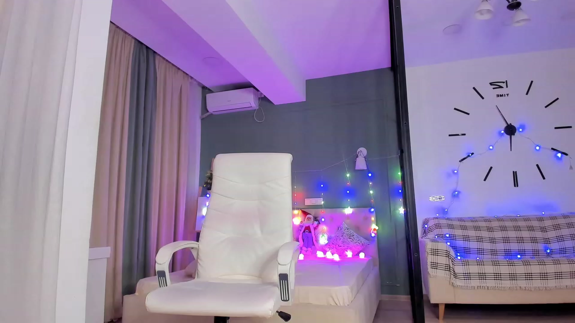 Gallery image thumbnail from Japanesedream's myfreecams stream on, 12/25/2022, 02:59 image 1 of 20