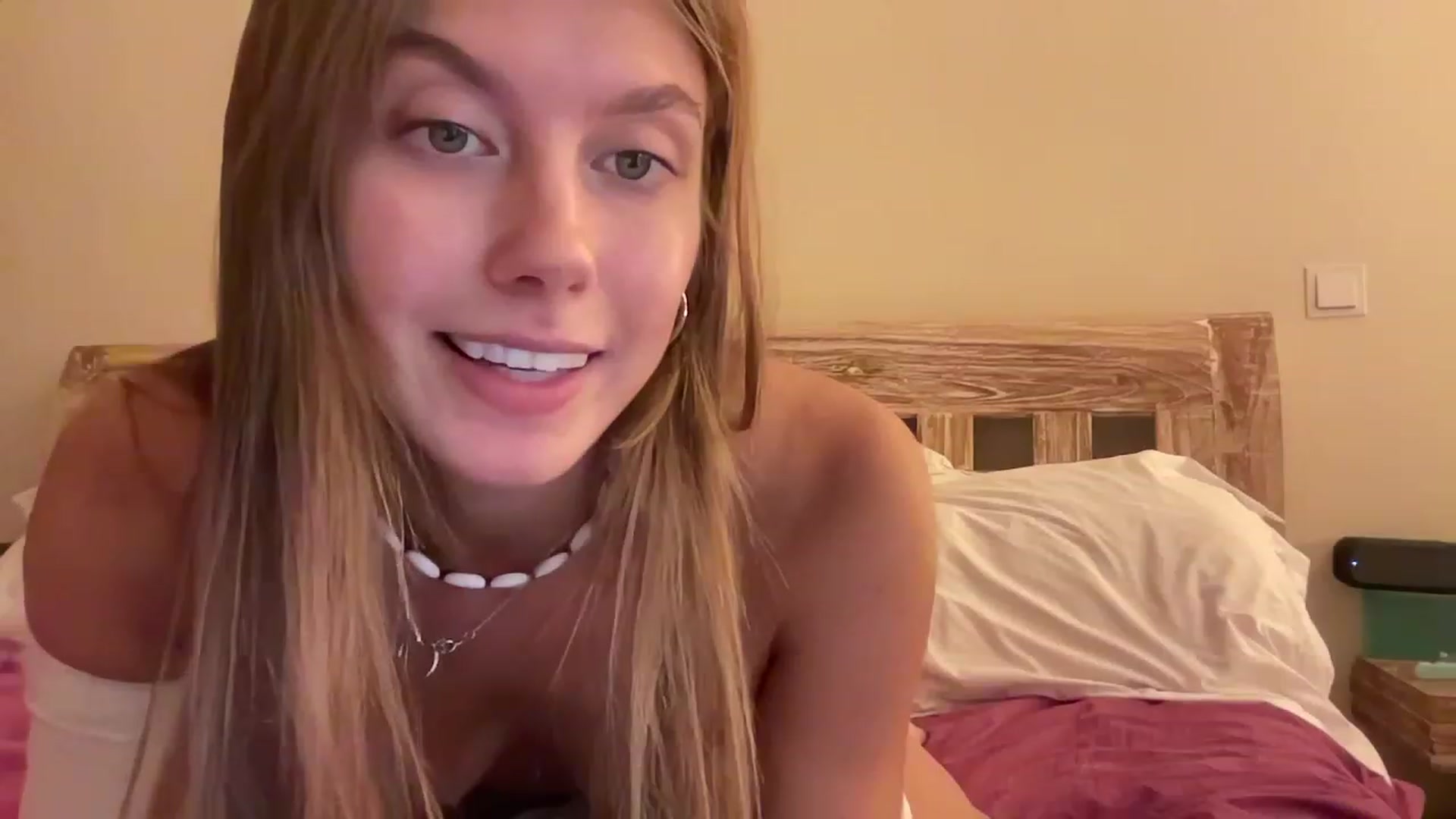 Gallery image thumbnail from JasSurfGirl's myfreecams stream on, 07/02/2023, 08:44 image 17 of 20
