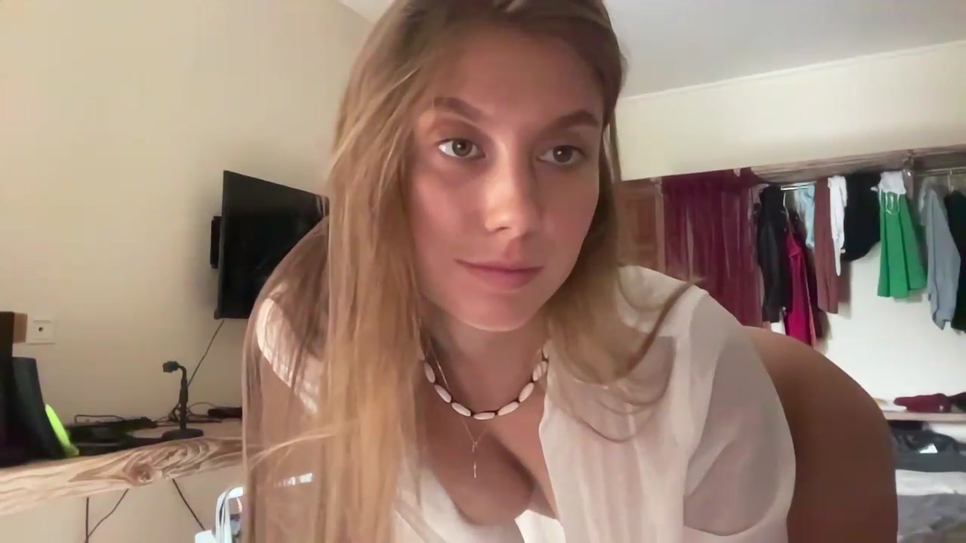Gallery image thumbnail from JasSurfGirl's myfreecams stream on, 07/03/2023, 08:20 image 16 of 20