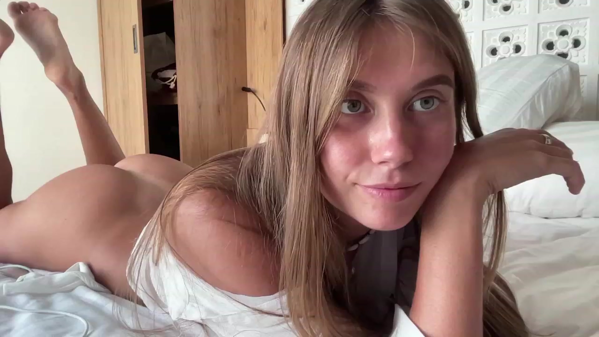 Gallery image thumbnail from JasSurfGirl's myfreecams stream on, 07/13/2023, 08:46 image 10 of 20