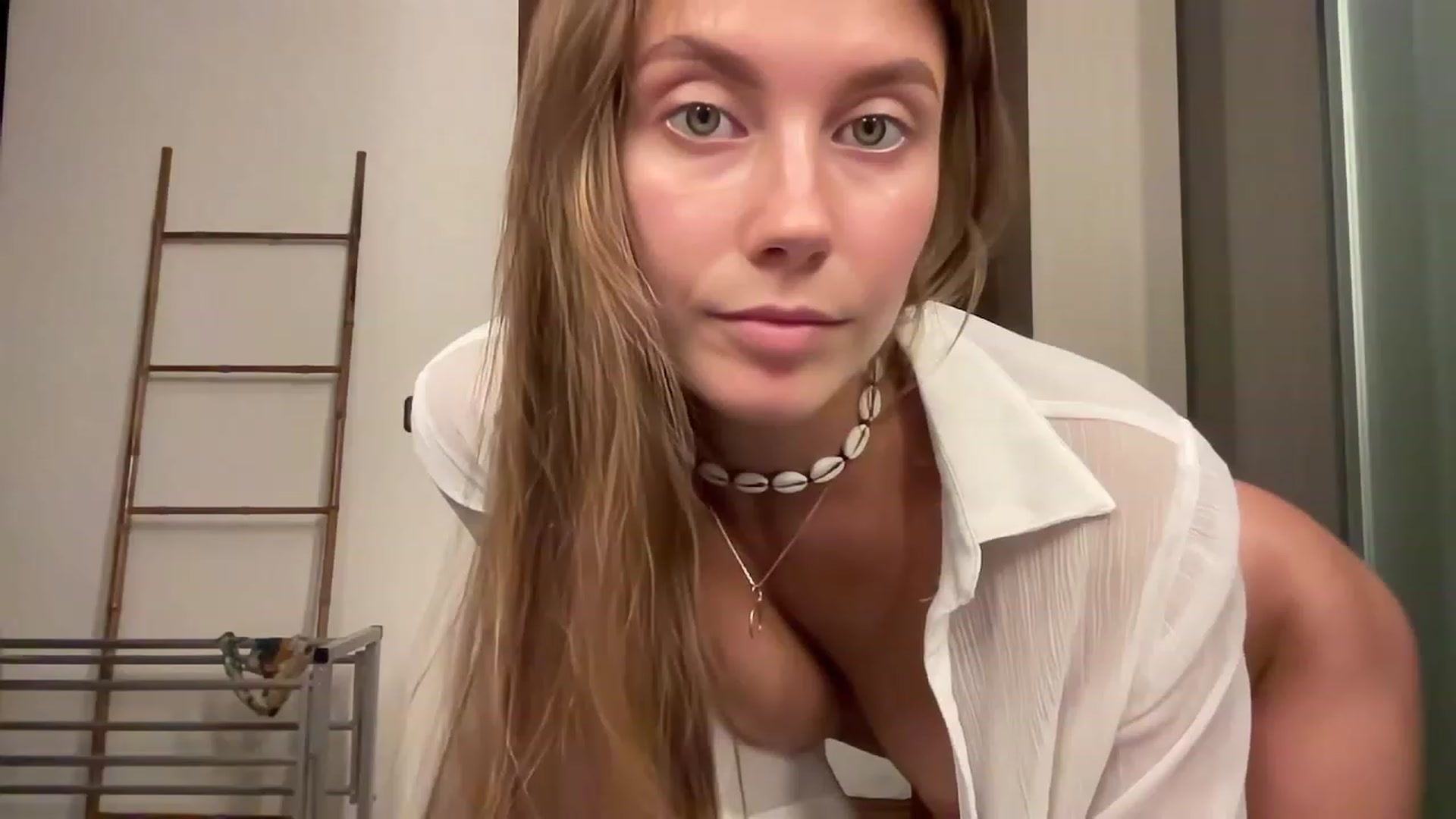Gallery image thumbnail from JasSurfGirl's myfreecams stream on, 08/05/2023, 12:49 image 1 of 20