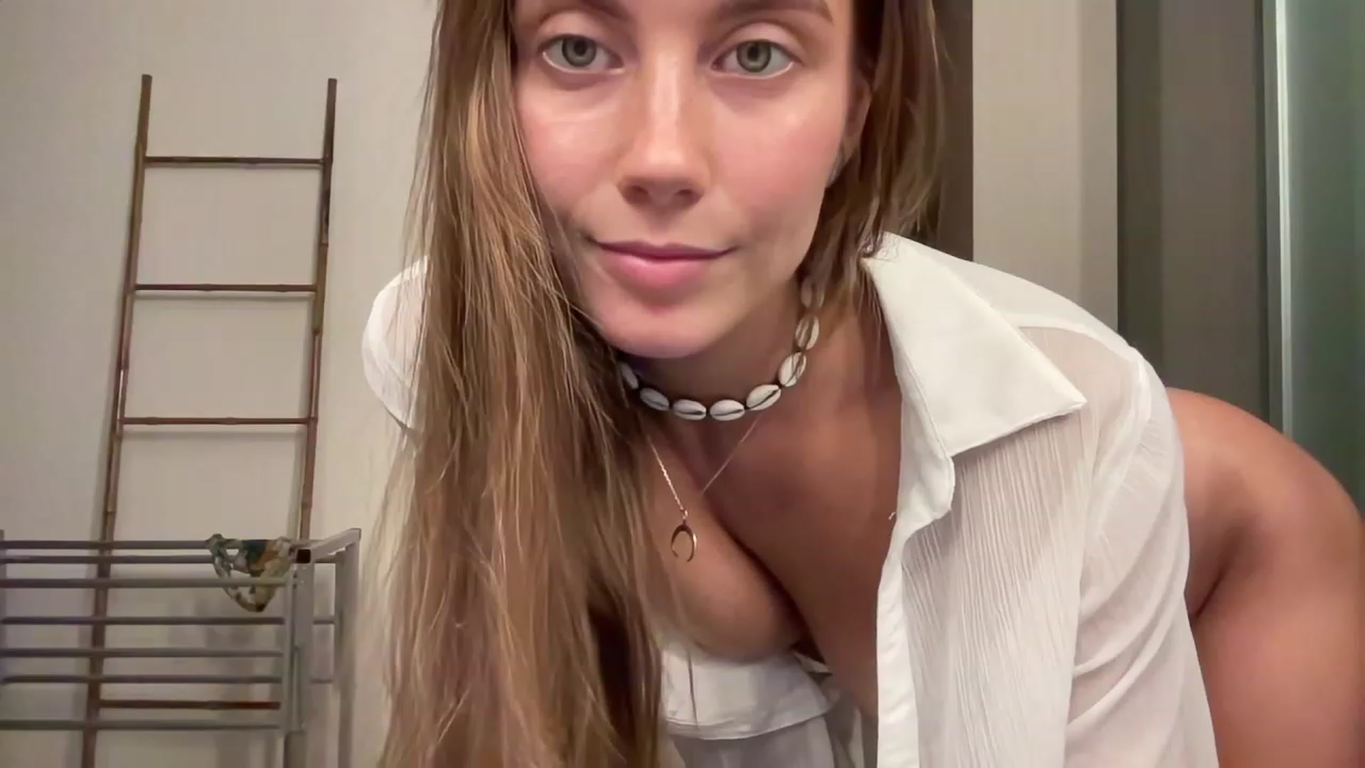 Gallery image thumbnail from JasSurfGirl's myfreecams stream on, 08/05/2023, 12:49 image 2 of 20