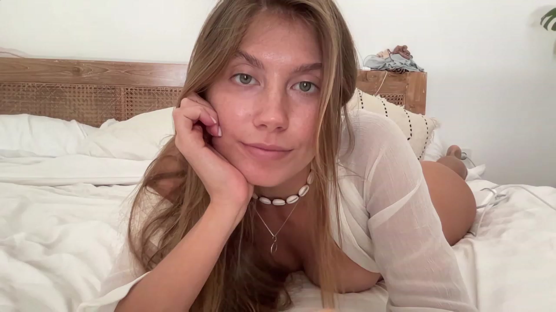 Gallery image thumbnail from JasSurfGirl's myfreecams stream on, 08/10/2023, 05:56 image 9 of 20