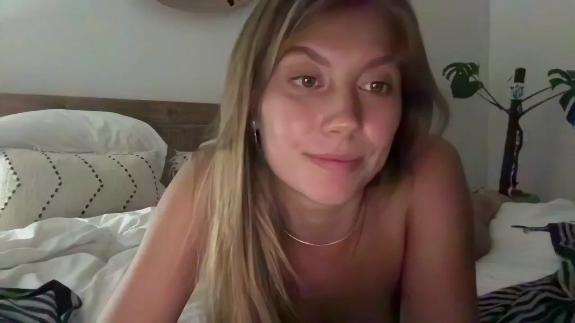Gallery image thumbnail from JasSurfGirl's myfreecams stream on, 08/14/2023, 11:13 image 2 of 20