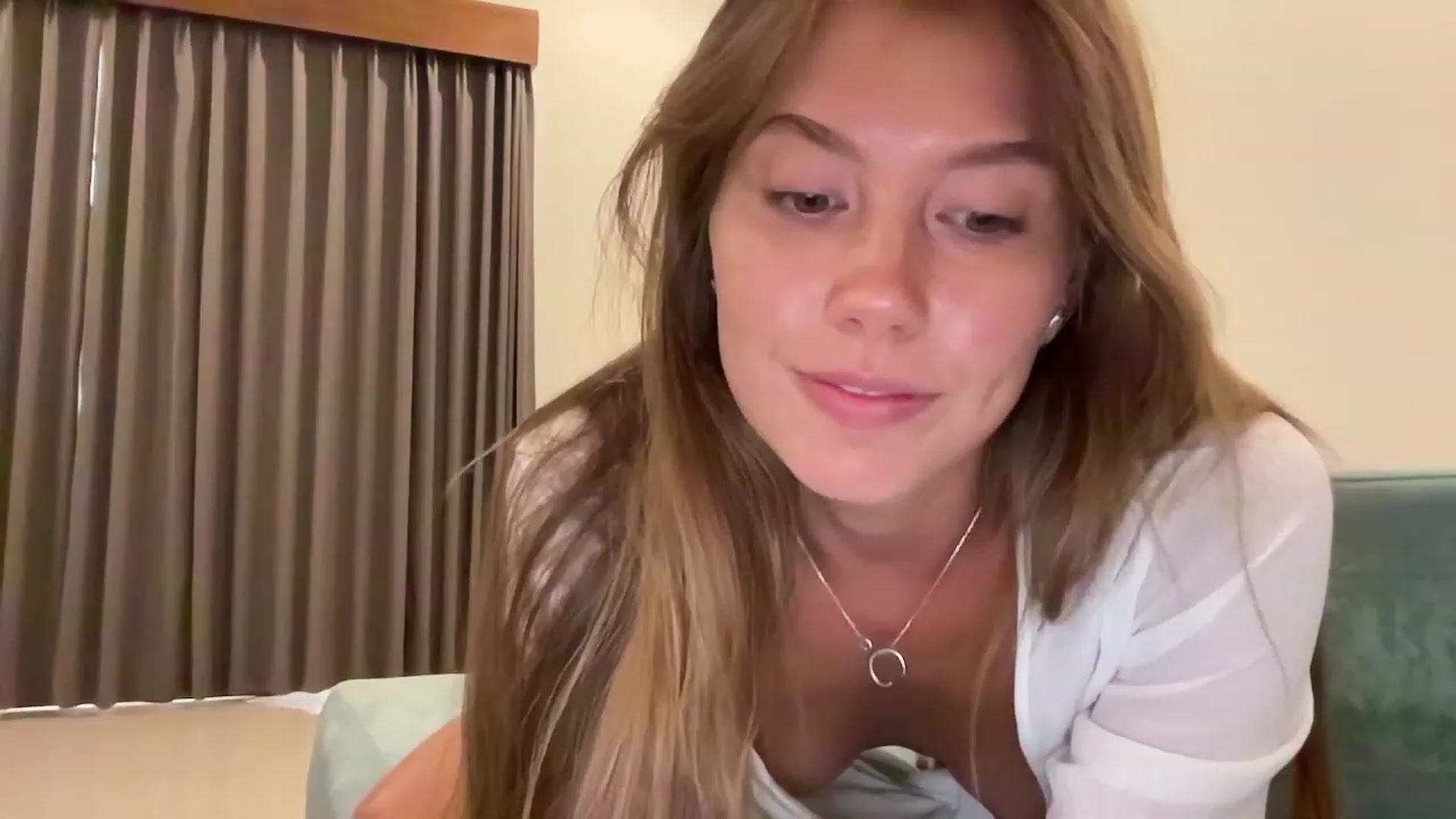 Gallery image thumbnail from JasSurfGirl's myfreecams stream on, 08/15/2023, 24:01 image 15 of 20