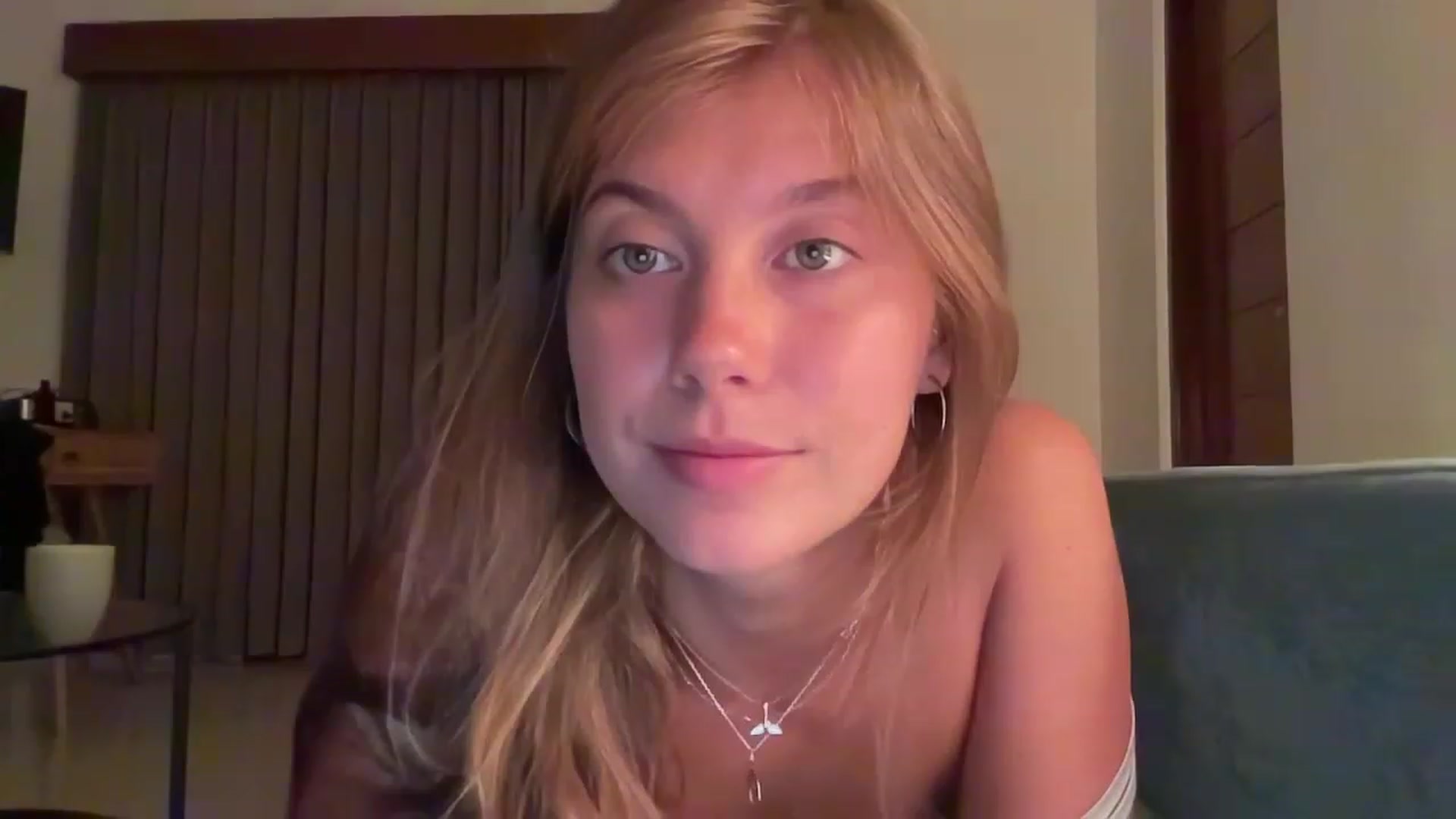 Gallery image thumbnail from JasSurfGirl's myfreecams stream on, 08/18/2023, 22:48 image 10 of 20