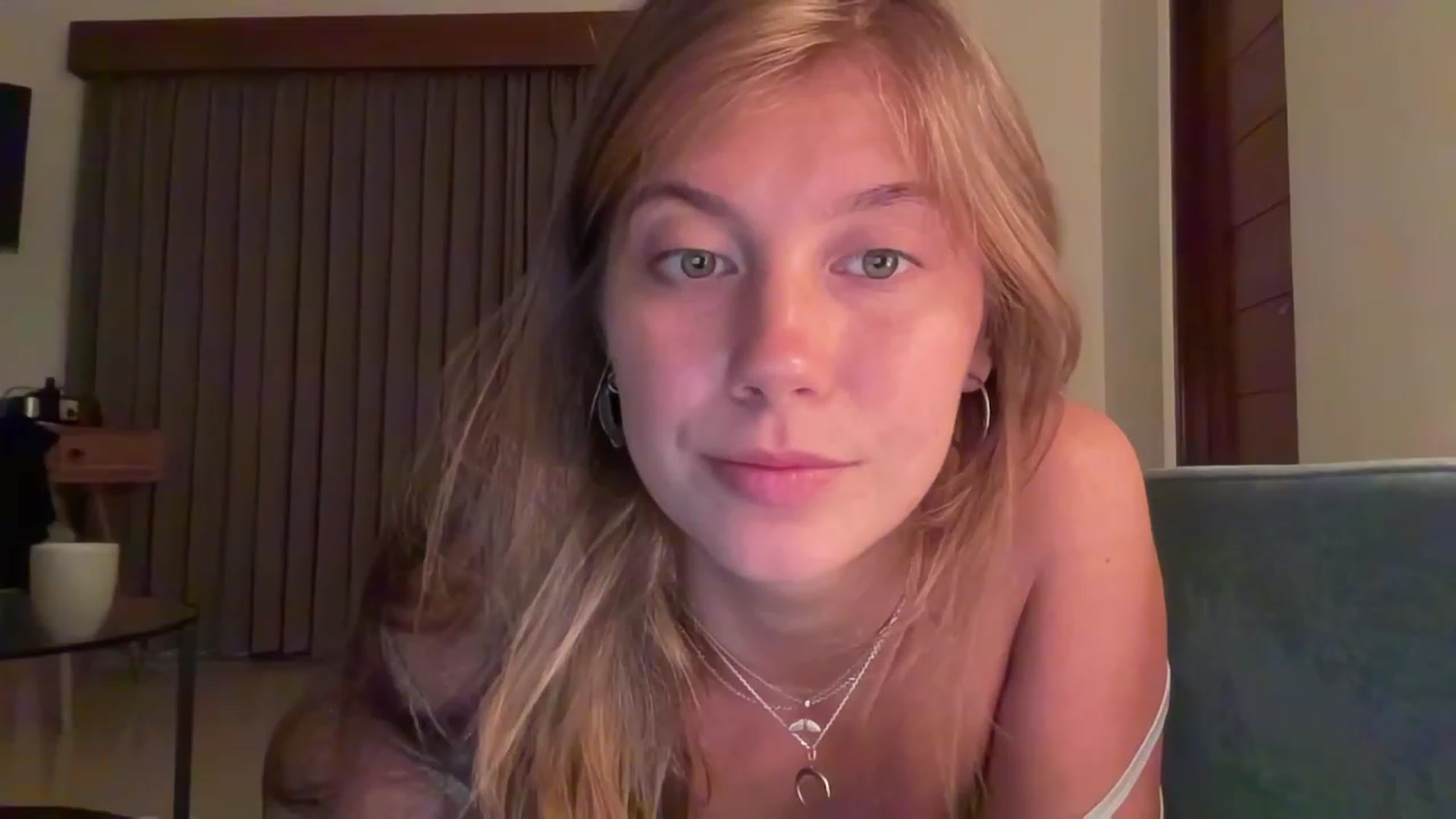 Gallery image thumbnail from JasSurfGirl's myfreecams stream on, 08/18/2023, 22:48 image 9 of 20