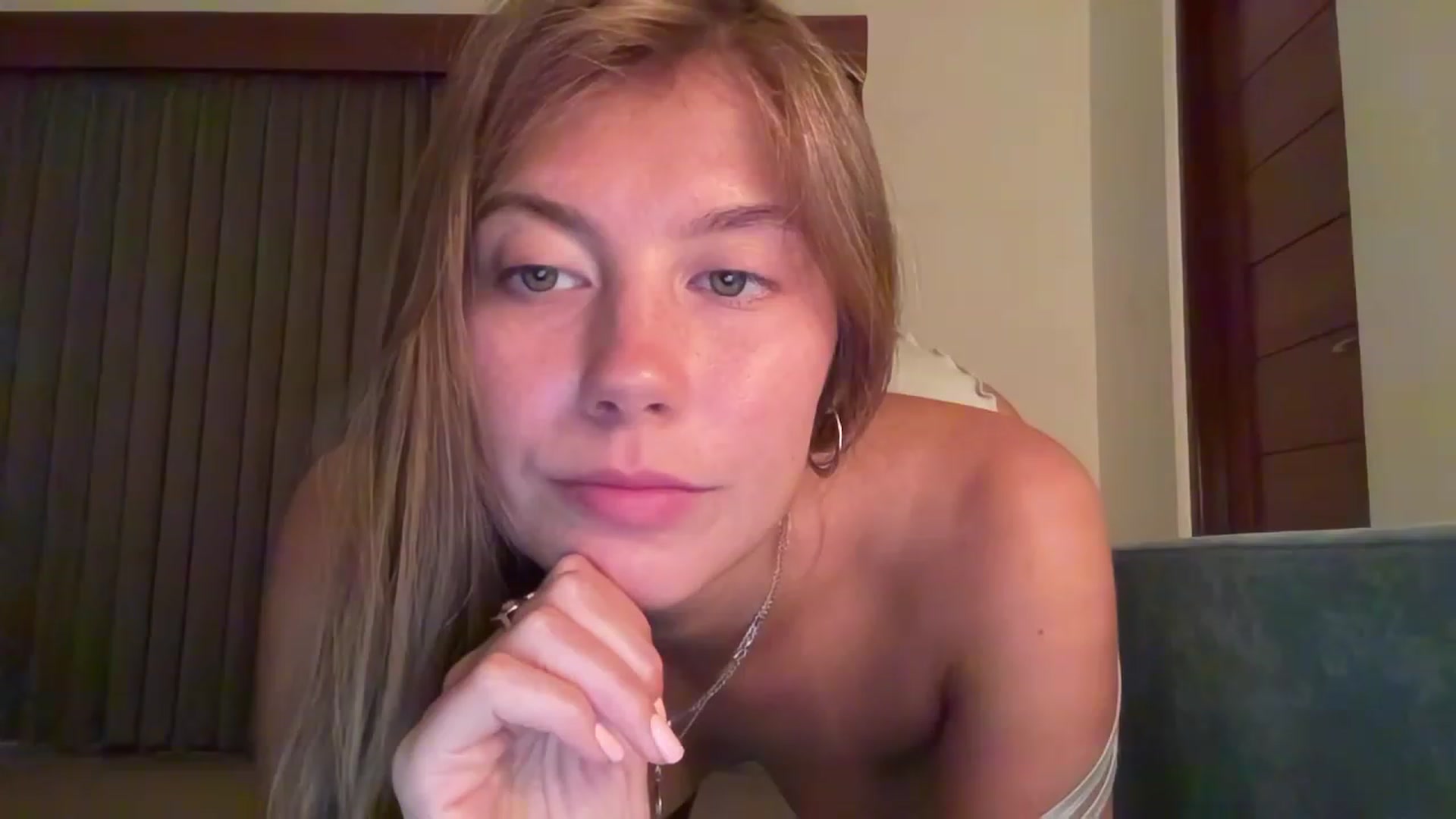 Gallery image thumbnail from JasSurfGirl's myfreecams stream on, 08/18/2023, 22:48 image 12 of 20