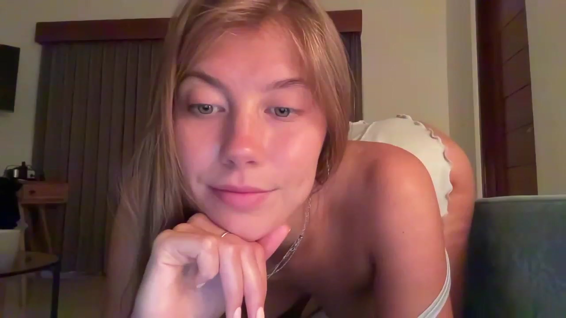 Gallery image thumbnail from JasSurfGirl's myfreecams stream on, 08/18/2023, 22:48 image 13 of 20